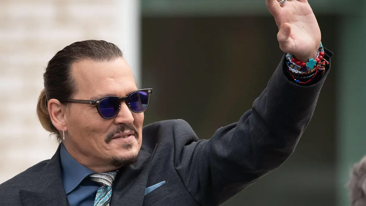  Johnny Depp arrives at the Fairfax County Courthouse, in Fairfax, to resume the civil trial between him and Amber Heard, Wednesday, May 25, 2022. Depp brought a defamation lawsuit against his former wife, actress Amber Heard, after she wrote an op-ed in The Washington Post in 2018 that, without naming Depp, accused him of domestic abuse. PUBLICATIONxNOTxINxUSA Copyright: xCliffxOwen/CNP/MediaPunchx