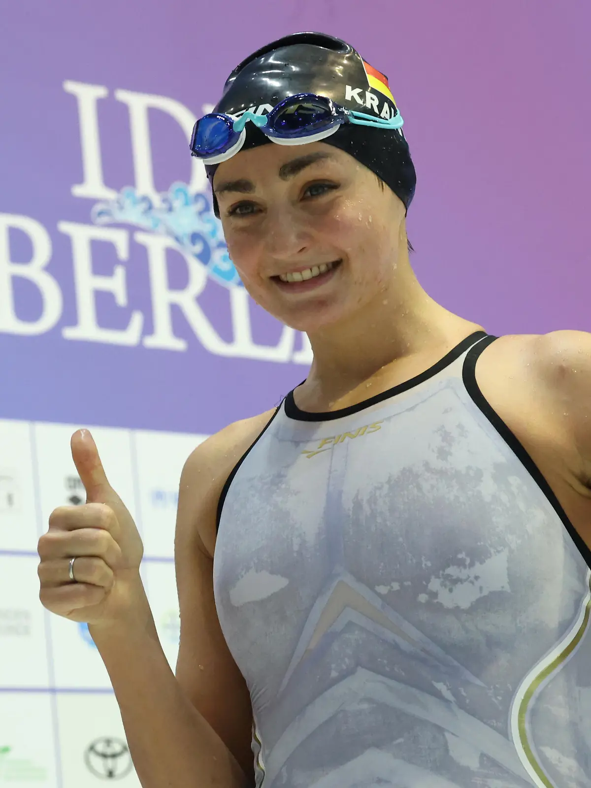 31.03.2022, Schwimm und Sprunghalle im Europasportpark (SSE Berlin), Berlin, DEU, Internationale Deutsche Meisterschaften Para-Schwimmen, im Bild Paralympiasiegerin Elena Semechin (geb. Krawzow), 100m Brust Foto: Juergen Engler / nordphoto GmbH