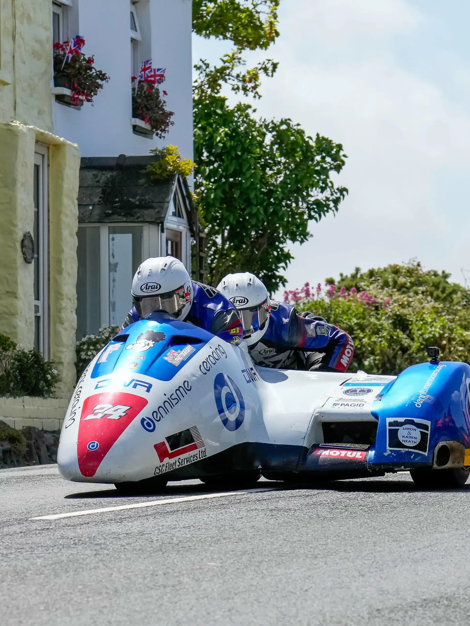 Roger Stockton / Bradley Stockton 600 LCR Suzuki representing the Dennis Menace Racing team during the 3WHEELING.MEDIA Sidecar TT Race 2 at the Isle of Man, Douglas, Isle of Man on the 10 June 2022. PUBLICATIONxNOTxINxUK Copyright: xDavidxHornx PMI-4993-0010 