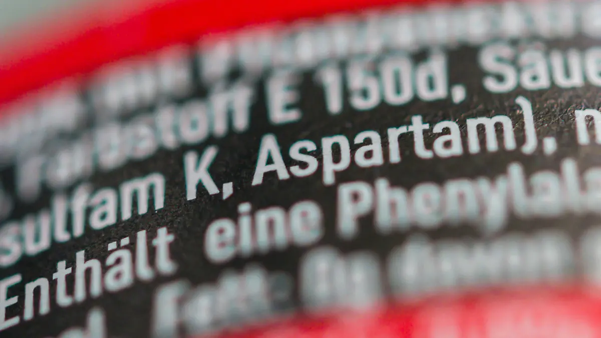 Die Liste der Inhaltsstoffe einer Cola Zero, aufgenommen am 16.08.2019 in Berlin. Foto: Andrea Warnecke