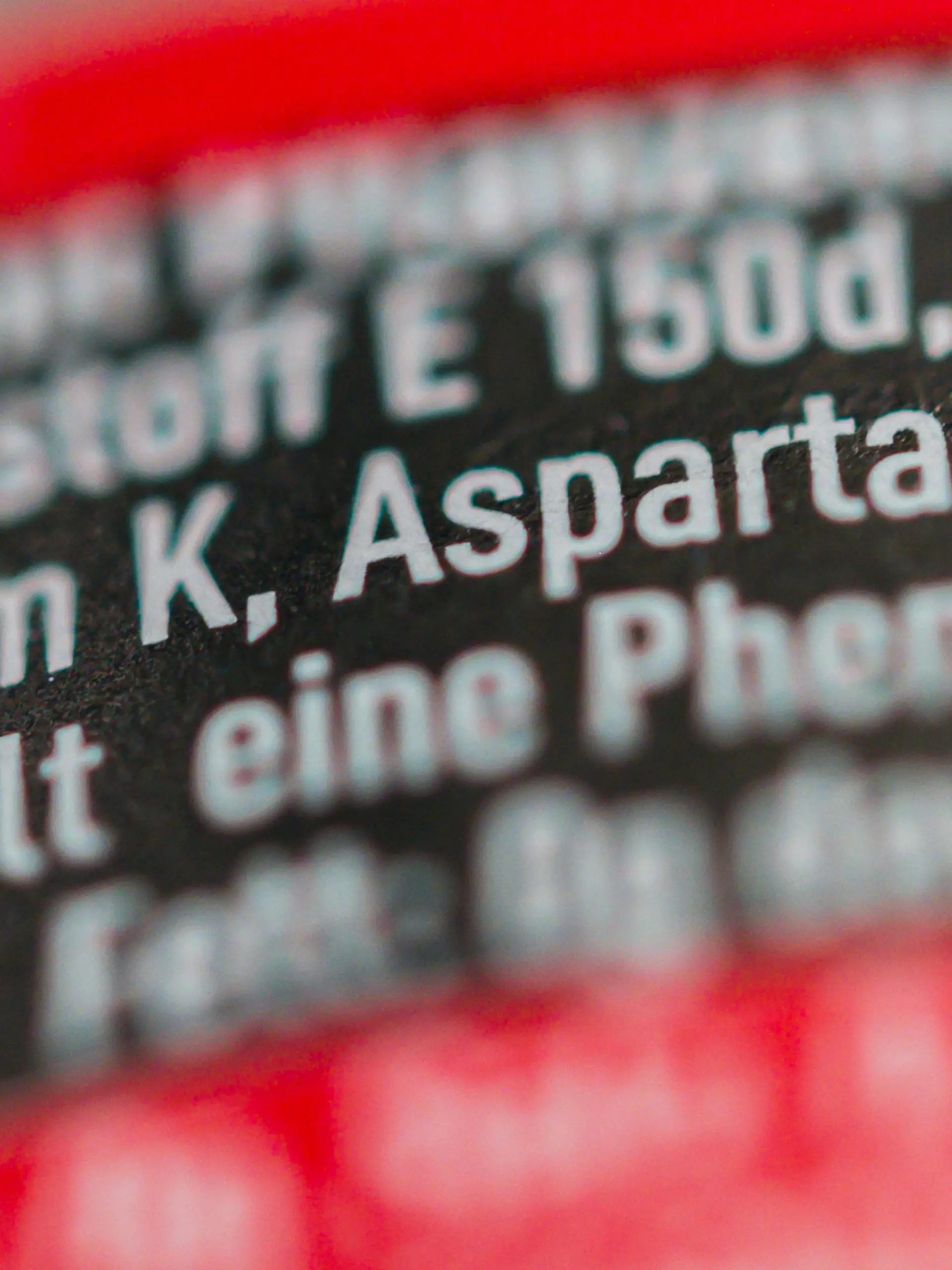 Die Liste der Inhaltsstoffe einer Cola Zero, aufgenommen am 16.08.2019 in Berlin. Foto: Andrea Warnecke