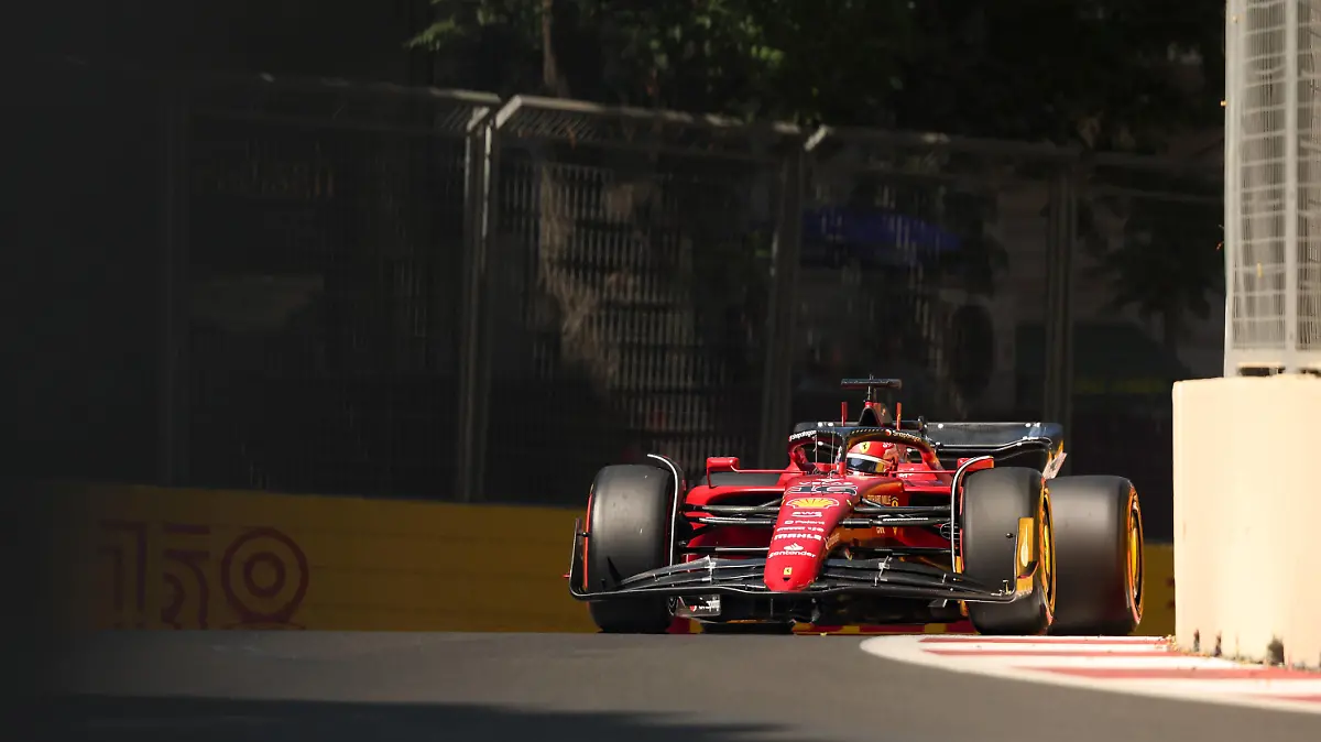  16 LECLERC Charles mco, Scuderia Ferrari F1-75, action during the Formula 1 Azerbaijan Grand Prix 2022, 8th round of the 2022 FIA Formula One World Championship, WM, Weltmeisterschaft on the Baku City Circuit, from June 10 to 12, 2022 in Baku, Azerbaijan - F1 - AZERBAIJAN GRAND PRIX 2022 DPPI/Panoramic PUBLICATIONxNOTxINxFRAxITAxBEL 20220611_G00D7193