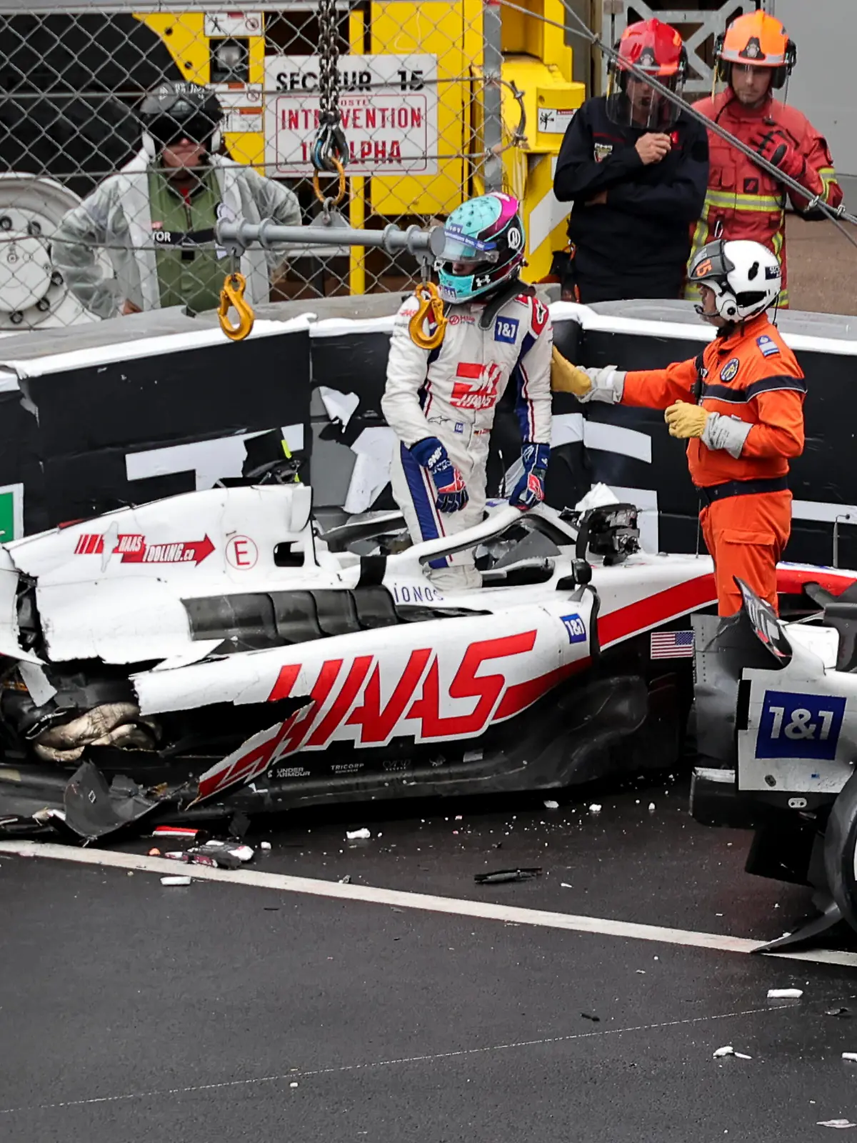  crash, accident, 47 SCHUMACHER Mick ger, Haas F1 Team VF-22 Ferrari, action during the Formula 1 Grand Prix de Monaco 2022, 7th round of the 2022 FIA Formula One World Championship, WM, Weltmeisterschaft on the Circuit de Monaco, from May 27 to 29, 2022 in Monte-Carlo, Monaco - F1 - MONACO GRAND PRIX 2022 - Race DPPI/Panoramic PUBLICATIONxNOTxINxFRAxITAxBEL 0012201908131