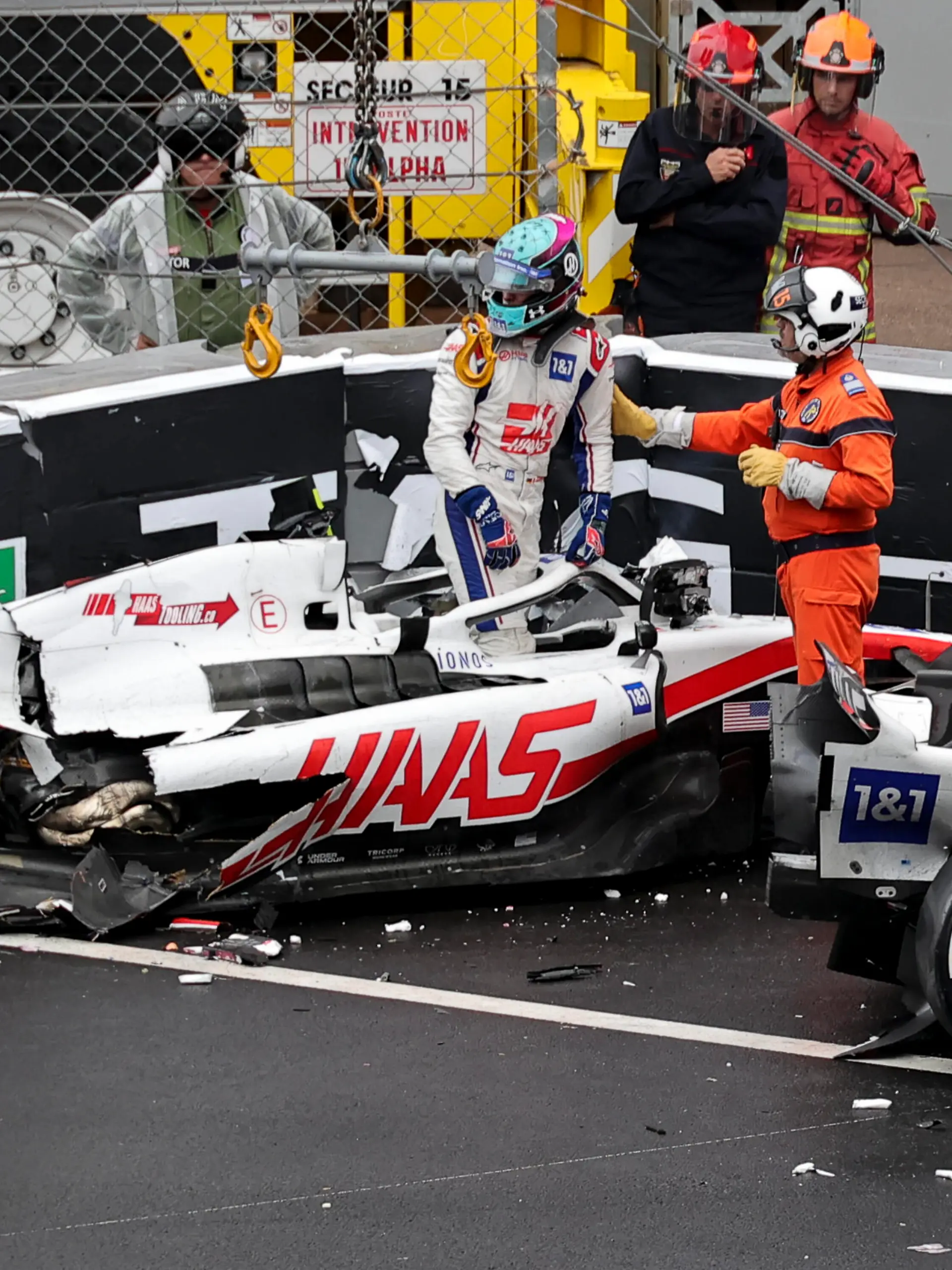  crash, accident, 47 SCHUMACHER Mick ger, Haas F1 Team VF-22 Ferrari, action during the Formula 1 Grand Prix de Monaco 2022, 7th round of the 2022 FIA Formula One World Championship, WM, Weltmeisterschaft on the Circuit de Monaco, from May 27 to 29, 2022 in Monte-Carlo, Monaco - F1 - MONACO GRAND PRIX 2022 - Race DPPI/Panoramic PUBLICATIONxNOTxINxFRAxITAxBEL 0012201908131