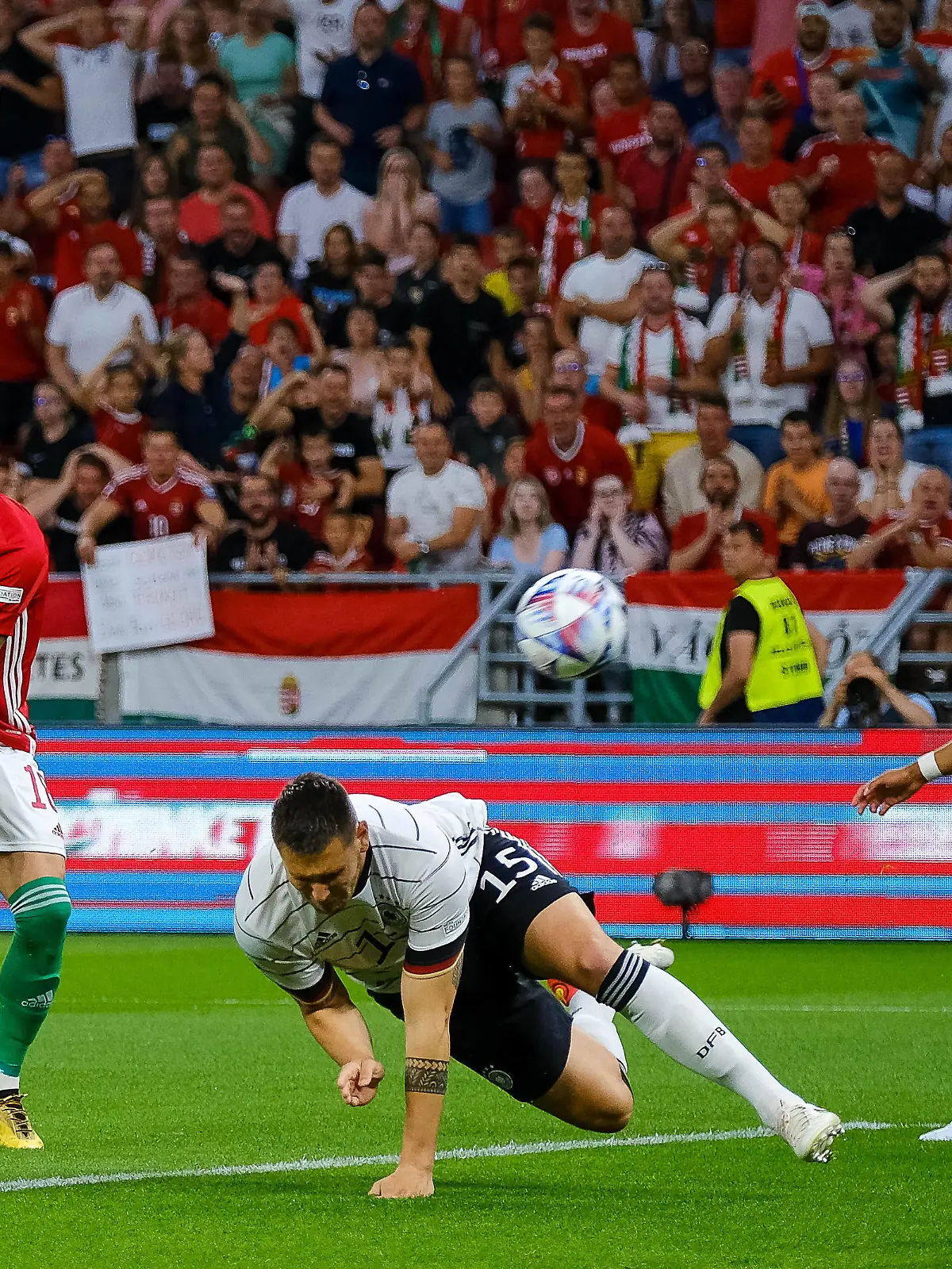  Zsolt Nagy Ungarn, 18 erzielt das 1-0, HUN, Ungarn vs. Deutschland, Fussball, Uefa Nations League, 3. Spieltag, Saison 2022, 11.06.2022, HUN, Ungarn vs. Deutschland, Fussball, Nations League, 3. Spieltag, Saison 2022, 11.06.2022 Budapest *** Zsolt Nagy Hungary, 18 scores the 1 0, HUN, Hungary vs Germany, Football, Uefa Nations League, Matchday 3, Season 2022, 11 06 2022, HUN, Hungary vs Germany, Football, Nations League, Matchday 3, Season 2022, 11 06 2022 Budapest Copyright: xEibner-Pressefotox EP_EER
