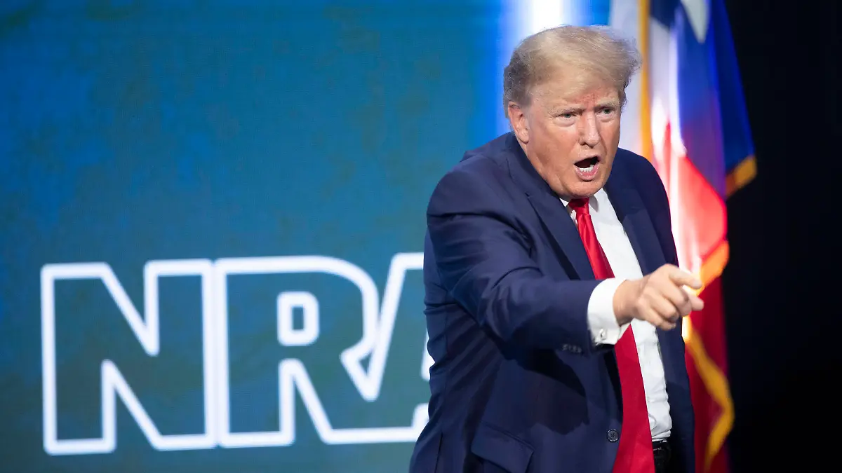  May 27, 2022, Houston, TX, United States: Former U.S. president DONALD TRUMP gives the keynoe address at the annual leadership forum of the National Rifle Association NRA in Houston on May 27, 2022. Houston United States - ZUMAd150 20220527_znp_d150_068 Copyright: xBobxDaemmrichx