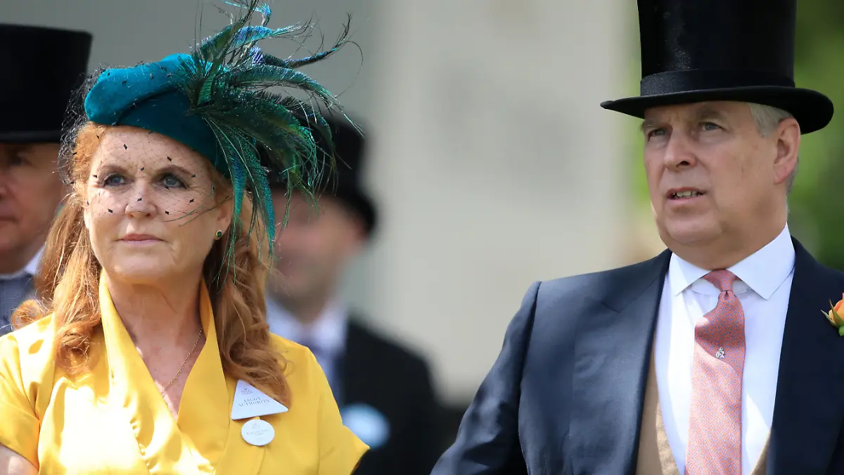 Royal Ascot - Day Four - Ascot Racecourse. Sarah, Duchess of York and The Duke of York arriving during day four of Royal Ascot at Ascot Racecourse. Picture date: Friday June 21, 2019. See PA story RACING Ascot. Photo credit should read: Adam Davy/PA Wire. RESTRICTIONS: Use subject to restrictions. Editorial use only, no commercial or promotional use. No private sales. URN:43661850