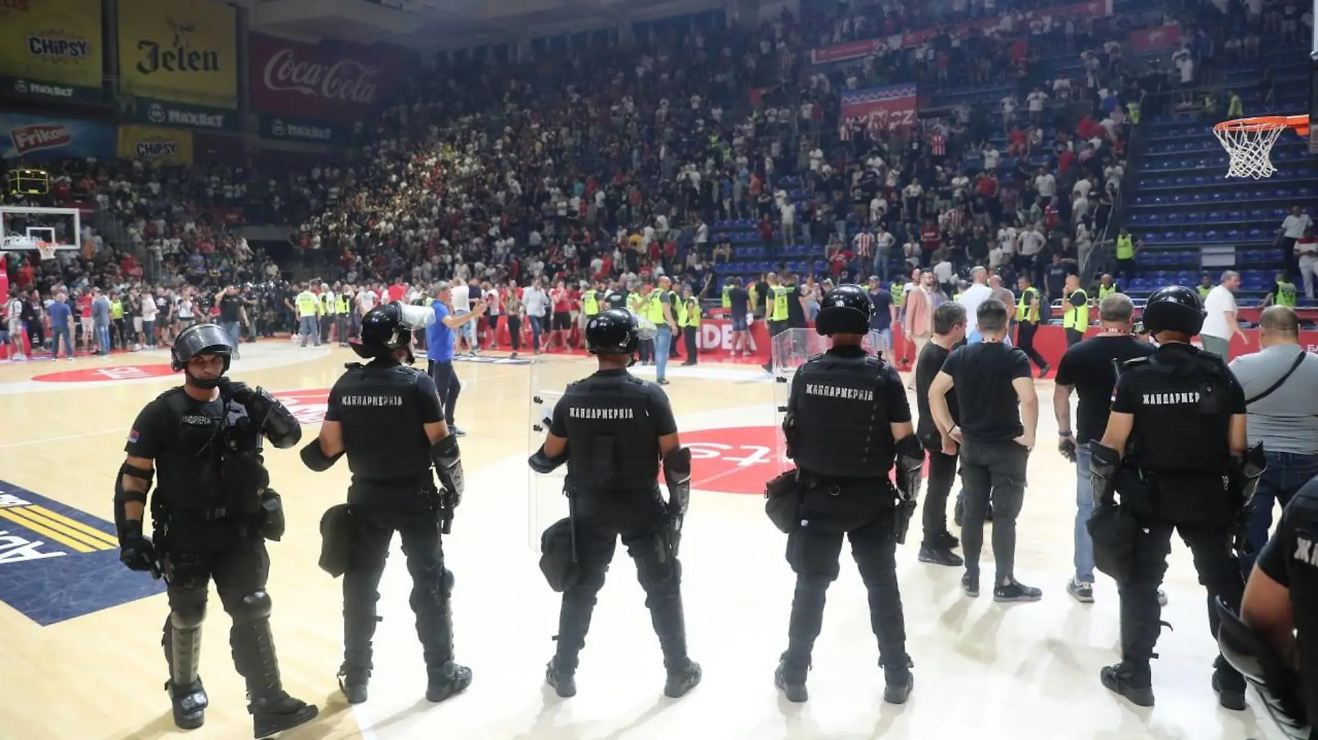 Serbiens Basketball wird von Gewaltexzessen überschattet.