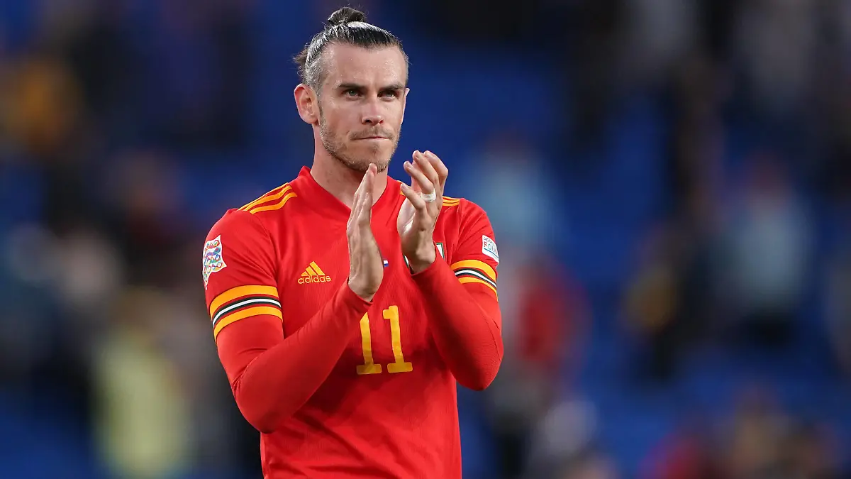 Wales v Netherlands - UEFA Nations League - Group A4 - Cardiff City Stadium Wales Gareth Bale applauds the fans after the UEFA Nations League match at the Cardiff City Stadium, Cardiff. Picture date: Wednesday June 8, 2022. Use subject to FA restrictions. Editorial use only. Commercial use only with prior written consent of the FA. No editing except cropping PUBLICATIONxNOTxINxUKxIRL Copyright: xZacxGoodwinx 67337810