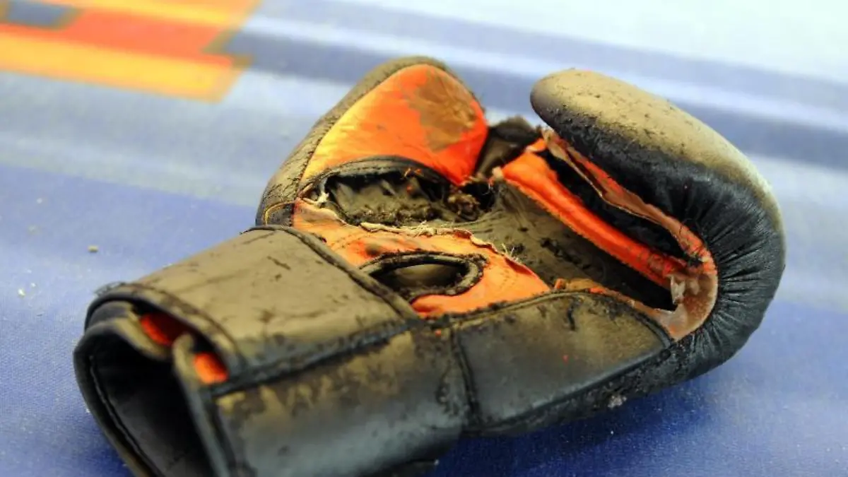 Verschlissener Boxhandschuh