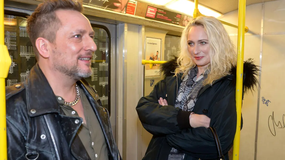 Maren (Eva Mona Rodekirchen) will sich voll und ganz auf ihre "Beziehung" zu Michi (Lars Pape) konzentrieren. Die beiden haben Spaß und Michi fühlt sich darin bestätigt, bei Maren auf einem guten Weg zu sein. 

Die Verwendung des sendungsbezogenen Materials ist nur mit dem Hinweis und Verlinkung auf RTL+ gestattet.