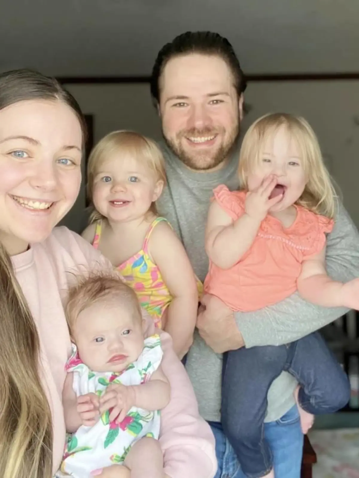 Ashley  Zambelli (23) mit ihrer Familie.