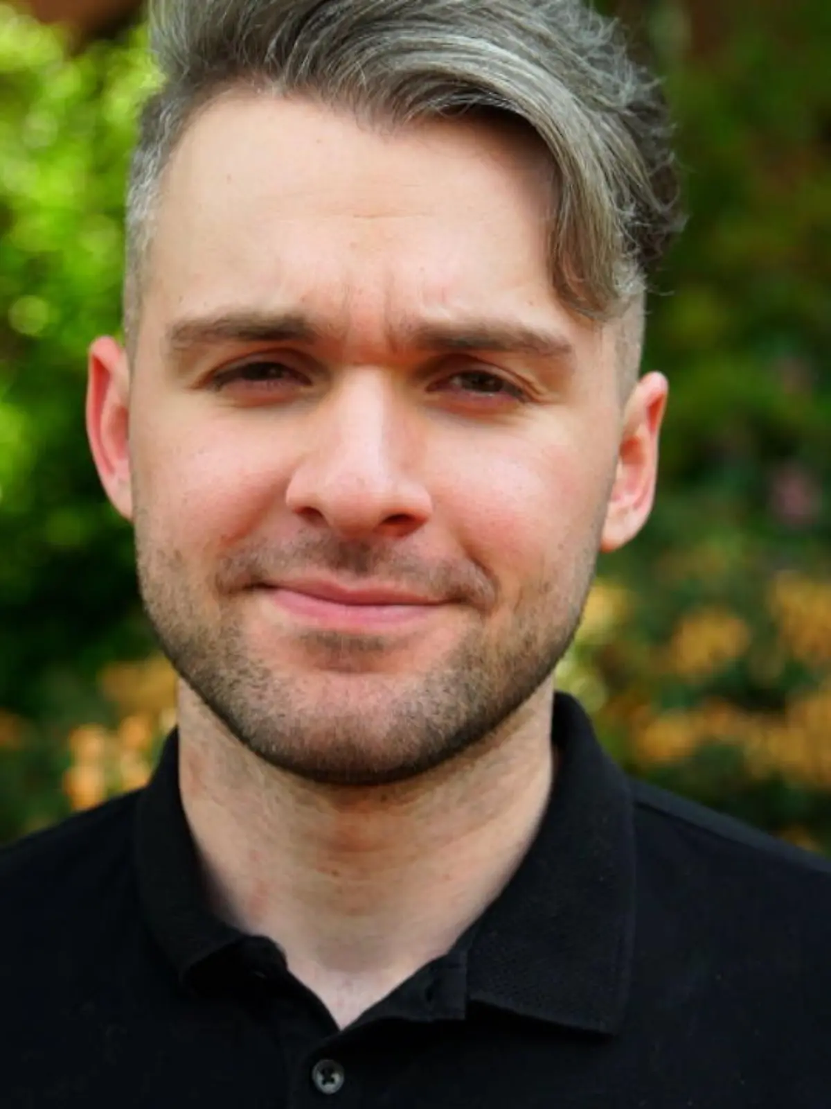 In Khan Temel (29) ist alles vereint, was die deutsche Bundesregierung so händeringend sucht: erfahrenes Fachpersonal im Pflege-Bereich. Er ist Medizinstudent, erfahrener Krankenpfleger und Physiotherapeut. Doch in diesem Beruf arbeiten darf der gebürtige Türke in Deutschland nicht. Ganz im Gegenteil: Er soll in Kürze sogar abgeschoben werden.