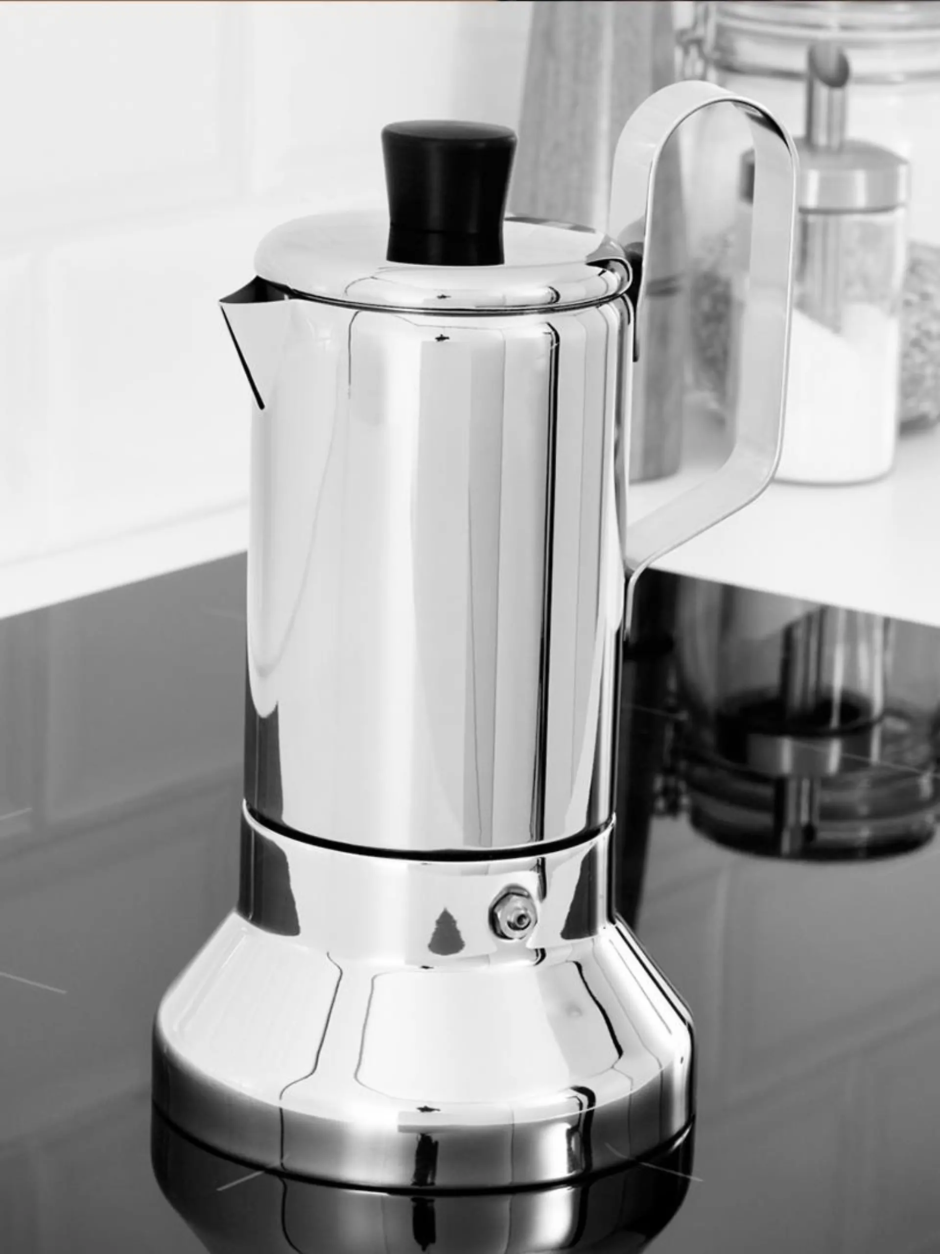 Der Espressokocher Mettalisk von Ikea  kann wegen eines defekten Sicherheitsventils beim Kochen platzen.