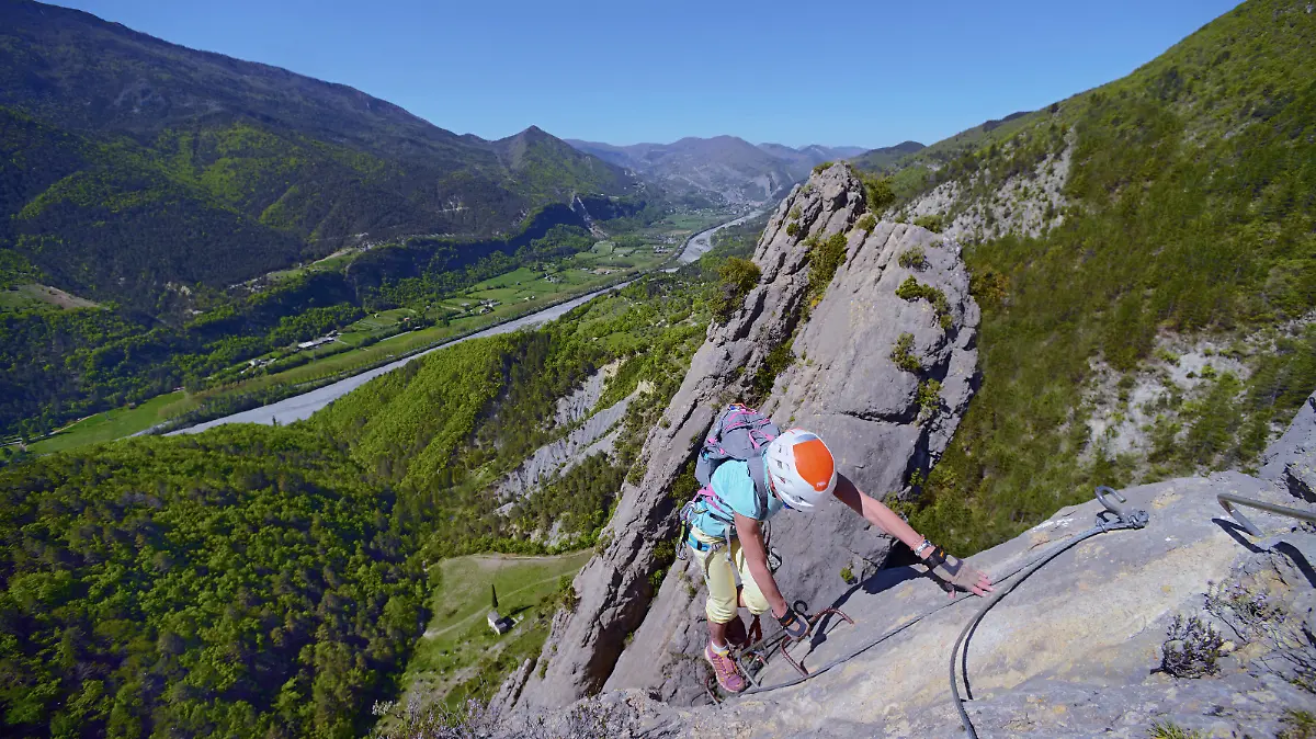 Kletterer auf dem Klettersteig Via ferrata Demoiselles du Castagnet, Frankreich, Alpes Maritimes, Puget Theniers climber on via ferrata Demoiselles du Castagnet, France, Alpes Maritimes, Puget Theniers BLWS657220 *** Climber on via ferrata Demoiselles du Castagnet, France, Alpes Maritimes, Puget Theniers climber on via ferrata Demoiselles du Castagnet, France, Alpes Maritimes, Puget Theniers BLWS657220 Copyright: xblickwinkel/P.xRoyerx