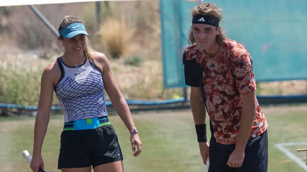 20230626 Mallorca Championships 2023 CALVIA, SPAIN - JUNE 26 2023 : Stefanos Tsitsipas of Greece, Apostolos Tsitsipas, Paula Badosa of Spain at - Mallorca Championships 2023 on June 26, 2023 in Calvia, Santa Ponsa Country Club. Calvia Baleares Spain *** 20230626 Mallorca Championships 2023 CALVIA, SPAIN JUNE 26 2023 Stefanos Tsitsipas of Greece, Apostolos Tsitsipas, Paula Badosa of Spain at Mallorca Championships 2023 on June 26, 2023 in Calvia, Santa Ponsa Country Club Calvia Baleares Spain