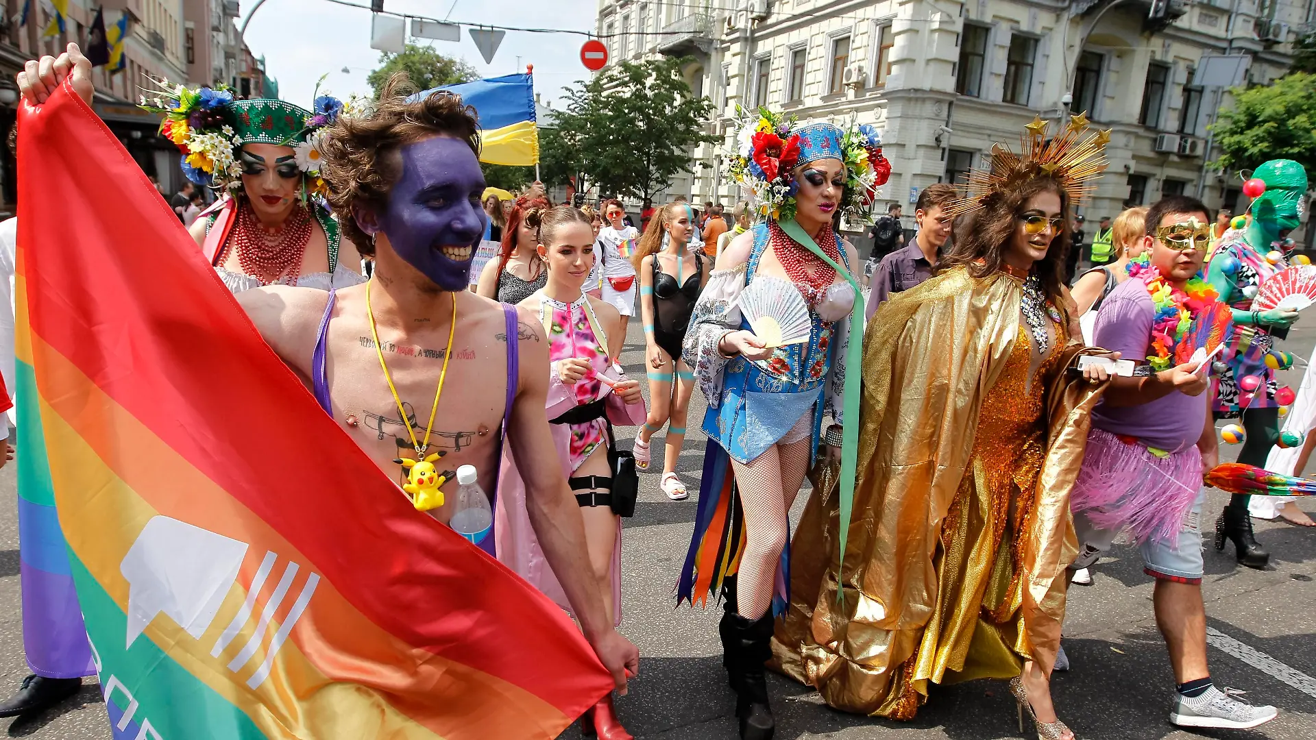 Participants attend a gay pride march in Kiev, Ukraine, 23 June, 2019. Several thousand people have taken part in Kiev's gay pride event amid a heavy police presence as nationalist protesters tried to halt the event. (Photo by STR/NurPhoto)
