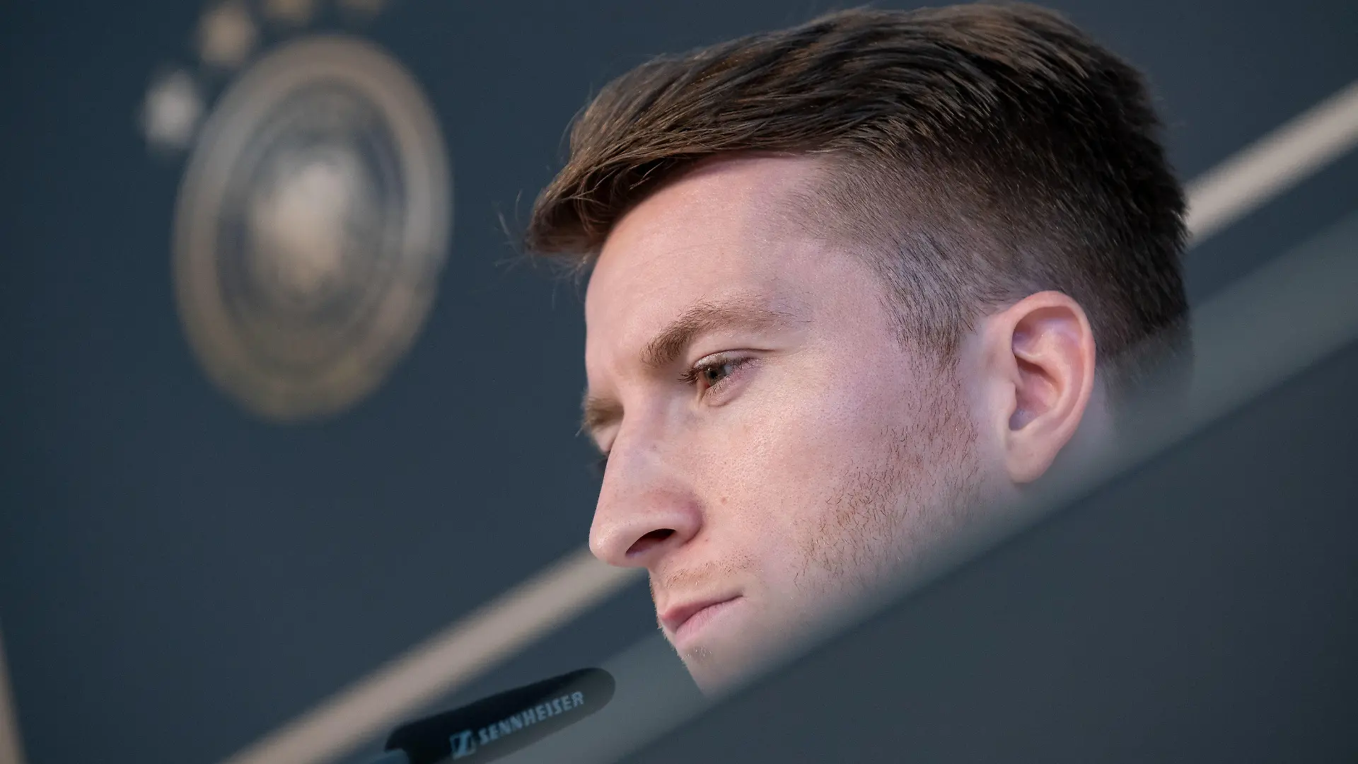 ARCHIV - 22.03.2019, Niedersachsen, Wolfsburg: Fußball: Nationalmannschaft, Pressekonferenz vor dem EM-Qualifikationsspiel gegen die Niederlande. Deutschlands Marco Reus spricht zu Journalisten. (zu dpa «Dortmunds Kapitän Reus verzichtet auf Teilnahme an Fußball-EM») Foto: Peter Steffen/dpa +++ dpa-Bildfunk +++