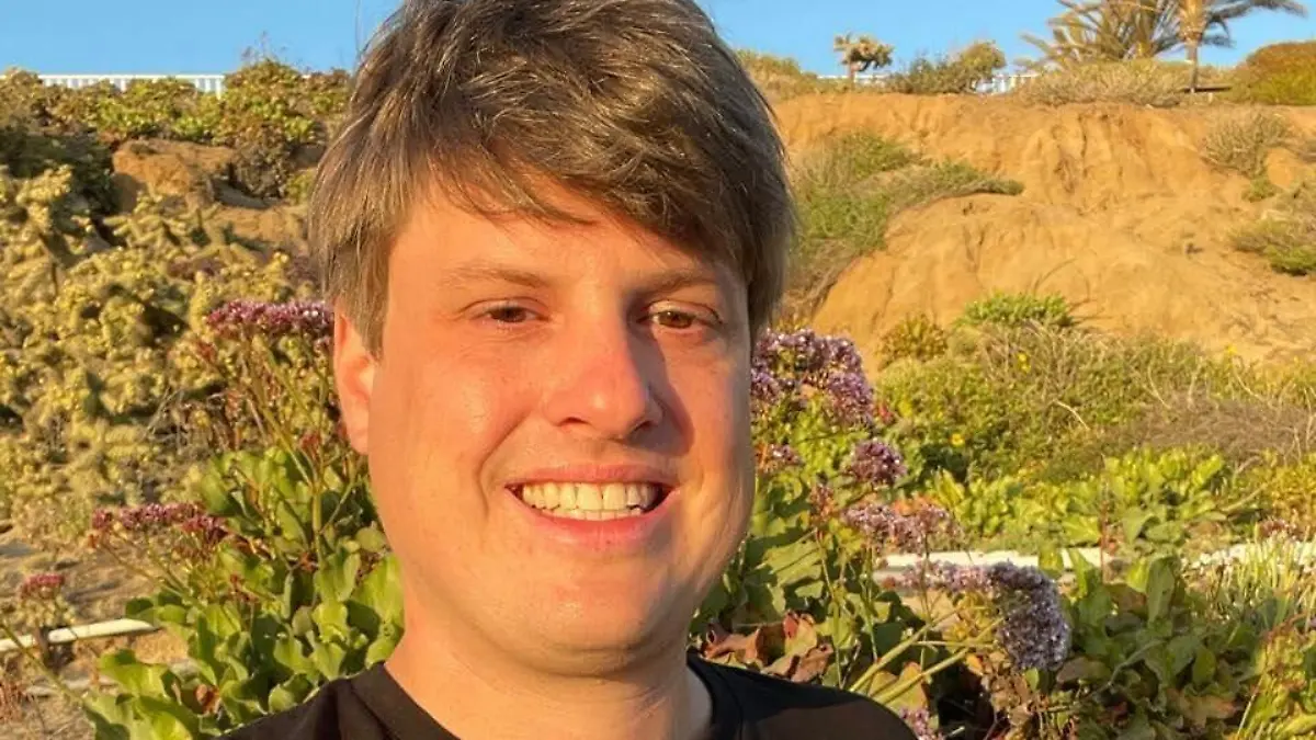 Hardings Stiefsohn Brian Szasz gab am Montag auf Facebook bekannt, dass sein Stiefvater verschollen sei.
