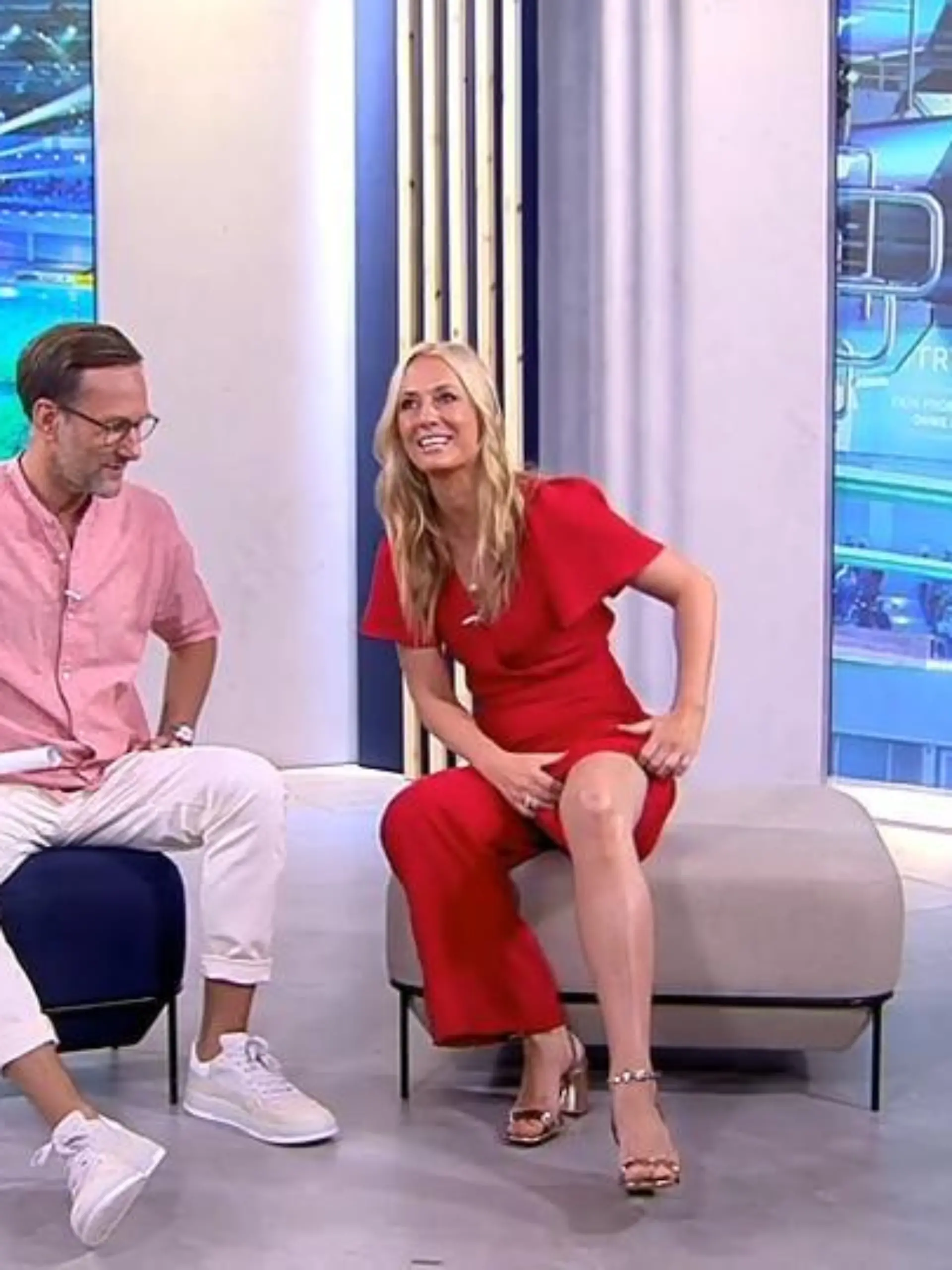 Angela Finger-Erben zeigt bei "Punkt 6" ihre Verletzungen vom "RTL Turmspringen"