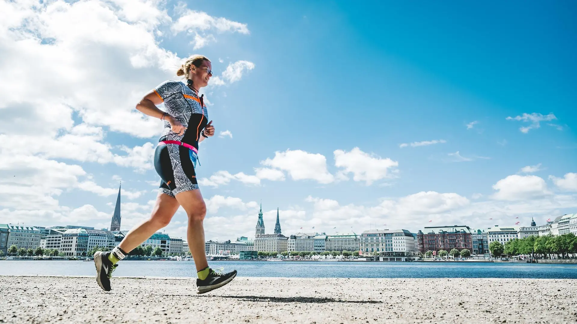 HAMBURG, GERMANY - JULY 10: Athletes perform in the run leg of the Age Group olympic distance during the Hamburg Wasser World Triathlon on July 10, 2022 in Hamburg, Germany. (Photo by Alexander Scheuber/Getty Images for Ironman)