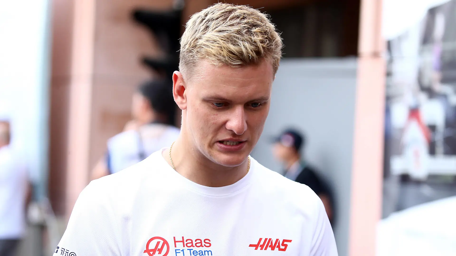 Monaco , Monte Carlo, 29.05.2022, Circuit de Monaco, Formula 1 - Monaco Grand Prix 2022 - Race, Mick Schumacher Haas F1 Team looks on - Photo EU-Images Monte Carlo Circuit de Monaco Monaco *** Monaco , Monte Carlo, 29 05 2022, Circuit de Monaco, Formula 1 Monaco Grand Prix 2022 Race, Mick Schumacher Haas F1 Team looks on Photo EU Images Monte Carlo Circuit de Monaco Monaco PUBLICATIONxINxGERxSUIxAUTxONLY eu-images-577