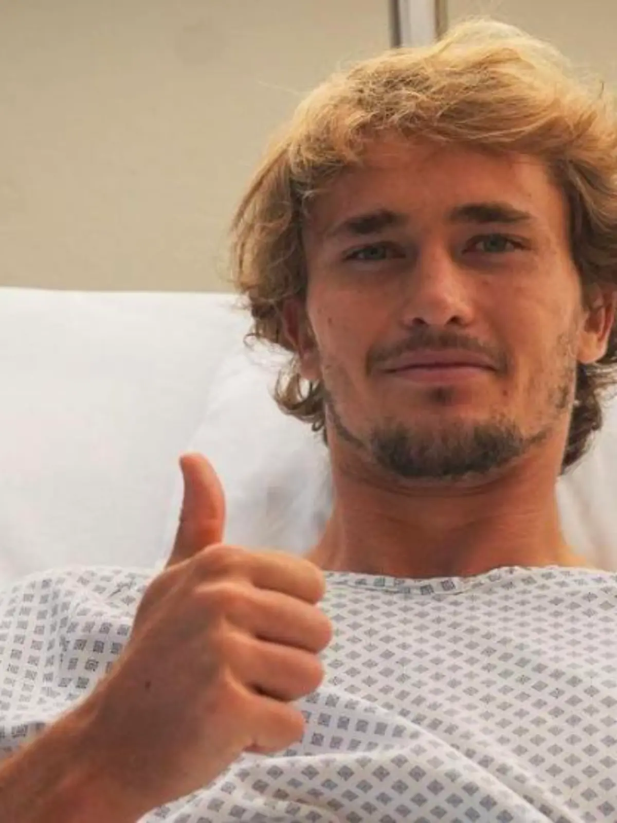 Alexander Zverev meldet sich nach der OP aus dem Krankenhaus.