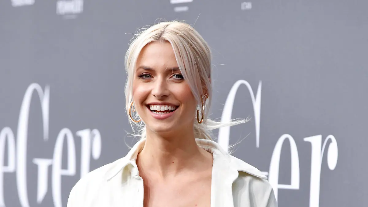 Lena Gercke / LEGER Show by Lena_Gercke auf der ABOUT YOU Fashion Week am 7. Juli 2019 im eWerk in Berlin / *** Lena Gercke casually Show by Lena Gercke at the About You Fashion Week on 7 July 2019 at Ewerk in Berlin Copyright: xVISTAPRESSx/xLanaxYassi