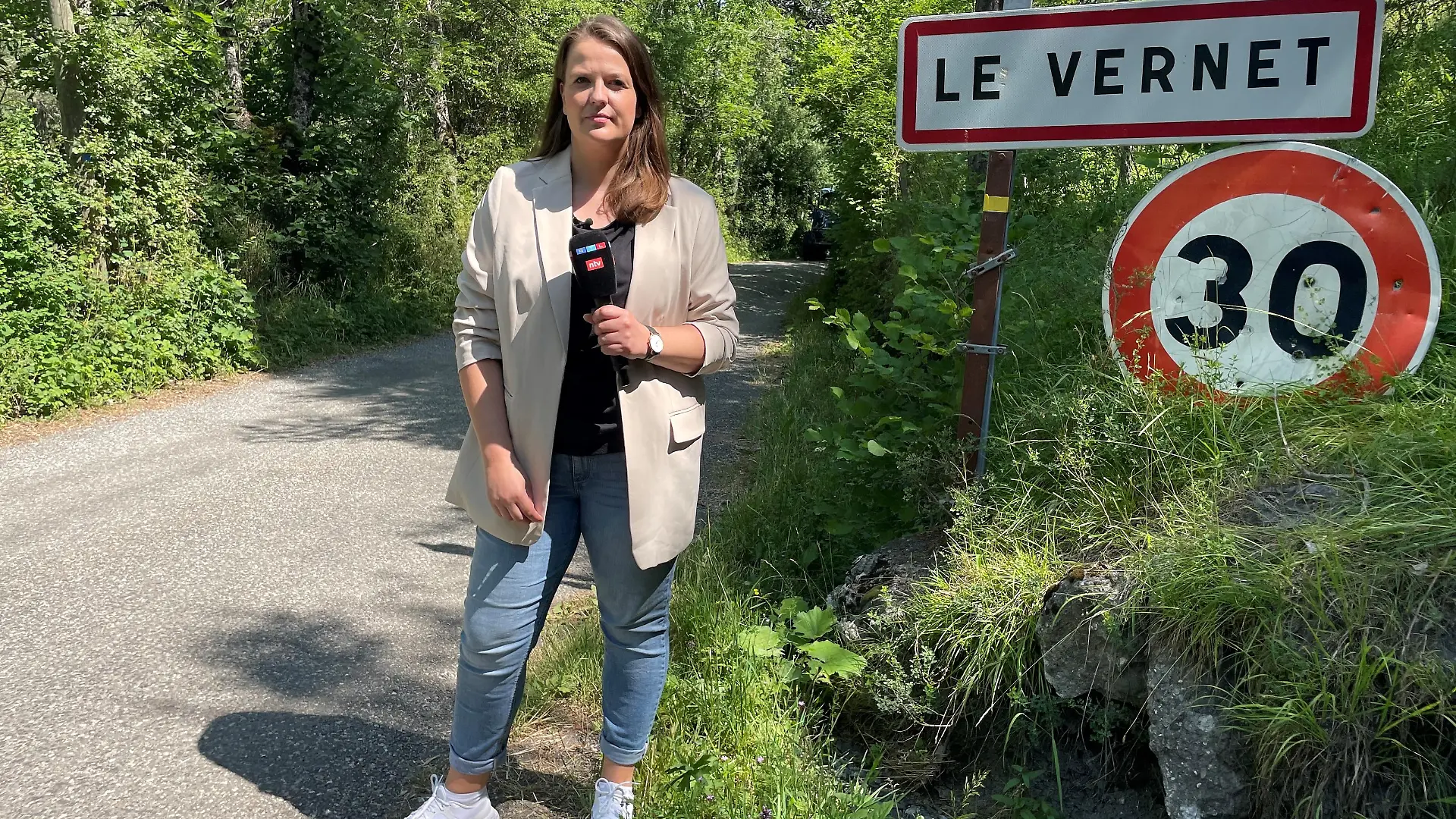 RTL-Reporterin Sarina Sprengelmeyer berichtet aus Le Vernet.