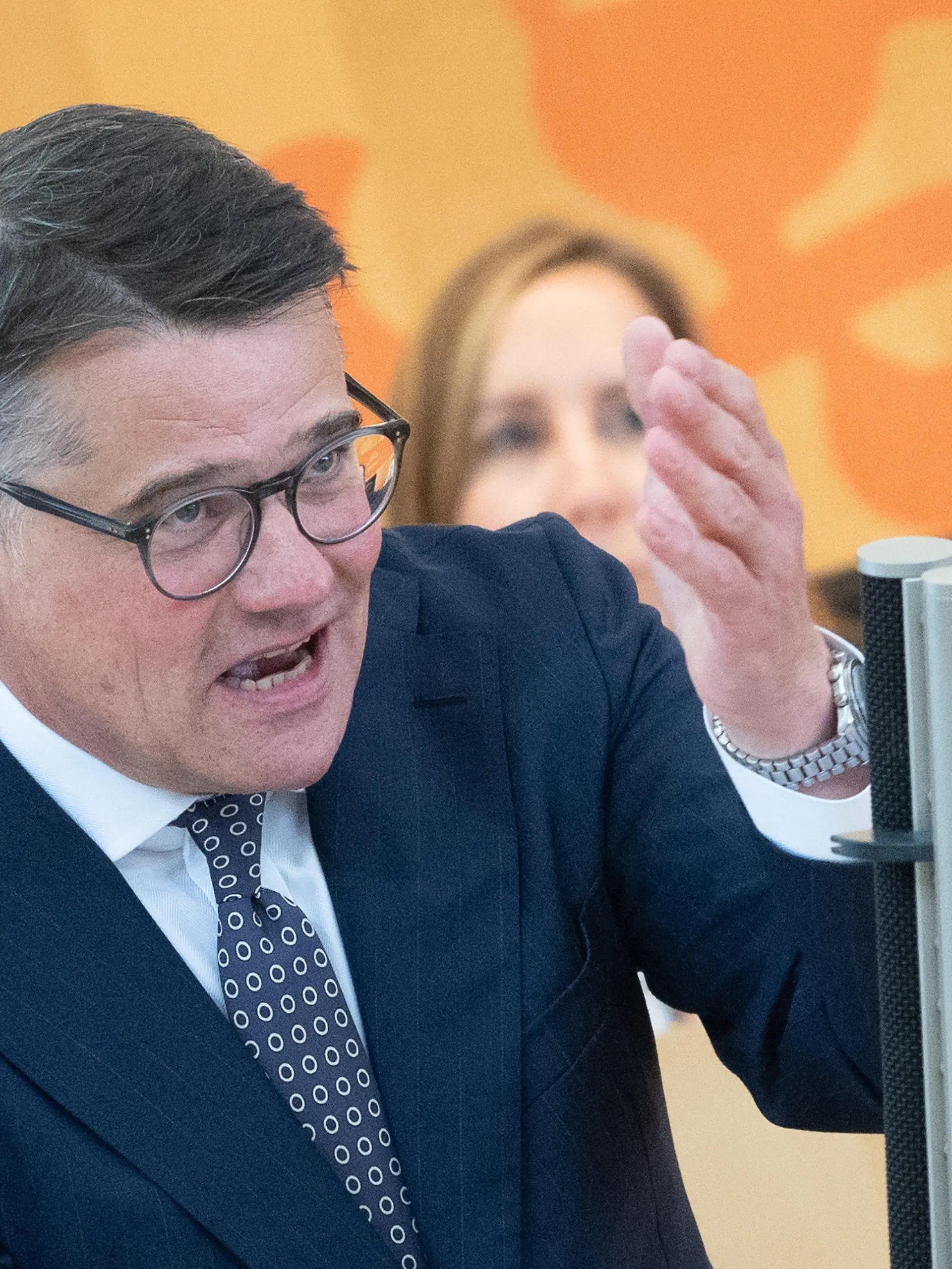 07.06.2022, Hessen, Wiesbaden: Boris Rhein (CDU), Ministerpräsident von Hessen, spricht während der 108. Plenarsitzung im hessischen Landtag. Er hat in seiner ersten Regierungserklärung die Pläne der Landesregierung bekräftigt, noch in diesem Jahr ein hessisches Klimagesetz vorzulegen. Foto: Sebastian Gollnow/dpa +++ dpa-Bildfunk +++