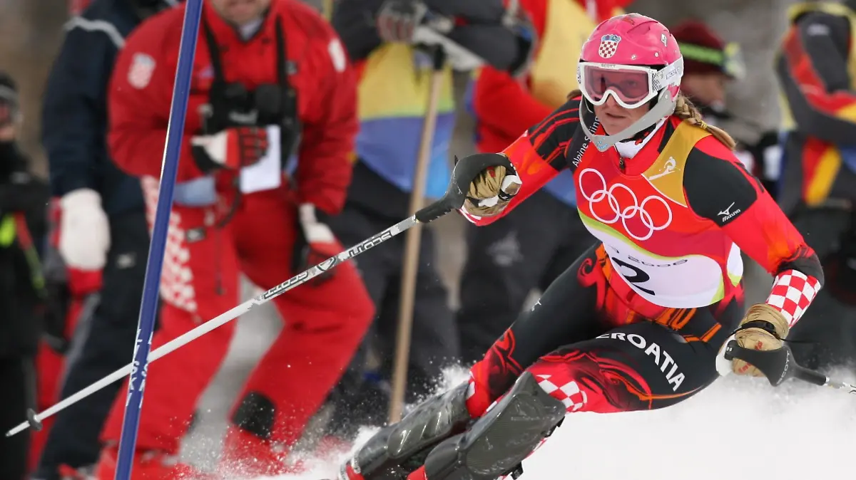 Janica Kostelic of Croatia in action during the first run of the Women's slalom in Sestriere Colle at the Turin 2006 Winter Olympic Games Wednesday 22 February 2006. EPA/MIRKO GUARRIELLO +++(c) dpa - Bildfunk+++