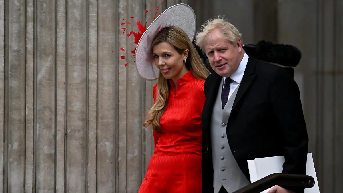 British Prime Minister Boris Johnson and his wife Carrie Johnson leave after the National Service of Thanksgiving held at St Paul's Cathedral as part of celebrations marking the Platinum Jubilee of Britain's Queen Elizabeth, in London, Britain, June 3, 2022. REUTERS/Dylan Martinez