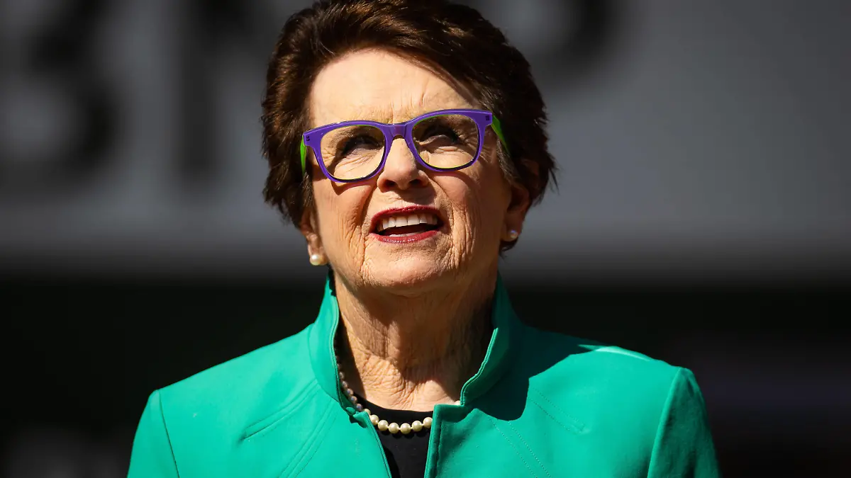 June 2, 2022, PARIS, FRANCE: Billie Jean King of the United States is honored after the semi-final of the 2022 Roland Garros Grand Slam tennis tournament PARIS FRANCE - ZUMAa181 20220602_zaa_a181_141 Copyright: xRobxPrangex