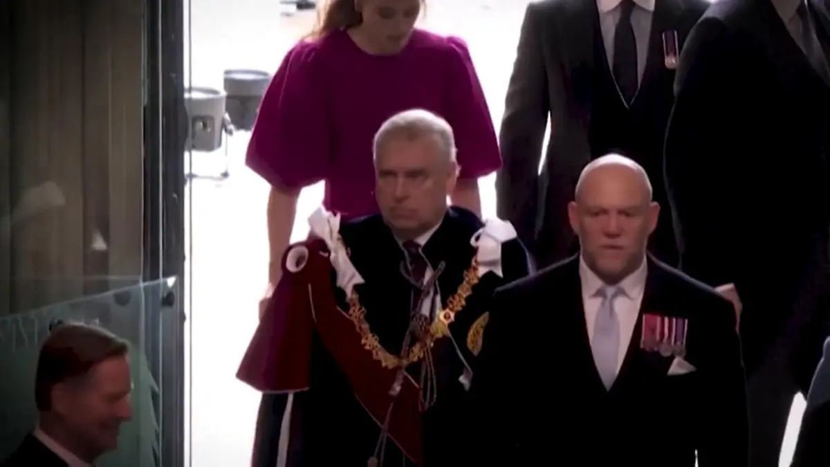 Was macht das mit Skandal-Prinz Andrew? Komplett abgeschrieben