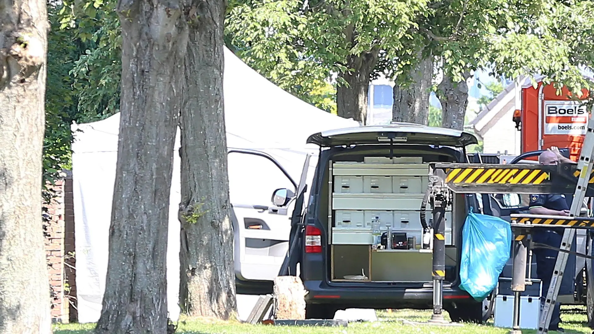  GELEEN,04-06-2022, dutchnews, in deze wiite tent, ligt het lichaam van de gevonden jongener wordt nog forensische onderzoek gedaan. Zoektocht naar Gino van der Straeten PUBLICATIONxINxGERxSUIxAUTxONLY x16928201x Copyright: