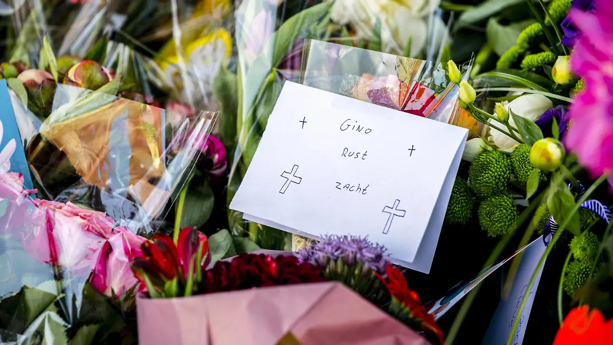  2022-06-04 18:32:09 KERKRADE - Flowers at the playground located at Hertogenlaan and Zonstraat, where 9-year-old Gino is said to have been last seen. Gino s family is in shock and intensely sad that the boy who has been missing since Wednesday has been found dead. A void that cannot be filled is stated in a statement on behalf of the family. ANP ROB ENGELAAR netherlands out - belgium out *** 2022 06 04 18 32 09 KERKRADE Flowers at the playground located at Hertogenlaan and Zonstraat, where 9 year old Gino is said to have been last seen Gino s family is in shock and intensely sad that the boy who has been missing since Wednesday has been found dead A void that cannot be filled is stated in a statement on behalf of the family ANP ROB ENGELAAR PUBLICATIONxINxGERxSUIxAUTxONLY Copyright: xx x449802209x originalFilename: 449802209.jpg