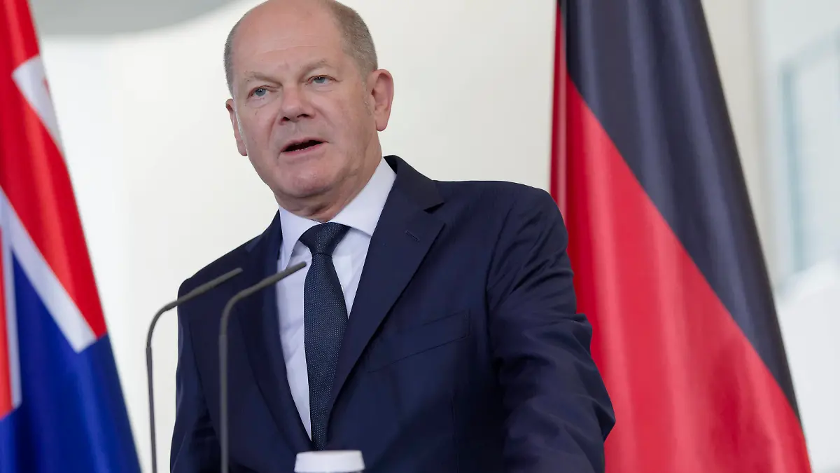 Pressekonferenz Scholz und Albansese 2023-07-10 - Deutschland, Berlin - Bundeskanzler Olaf Scholz SPD während der gemeinsamen Pressekonferenz mit dem Premierminister von Australien im Kanzleramt. *** Press conference Scholz and Albansese 2023 07 10 Germany, Berlin Federal Chancellor Olaf Scholz SPD during the joint press conference with the Prime Minister of Australia in the Chancellery
