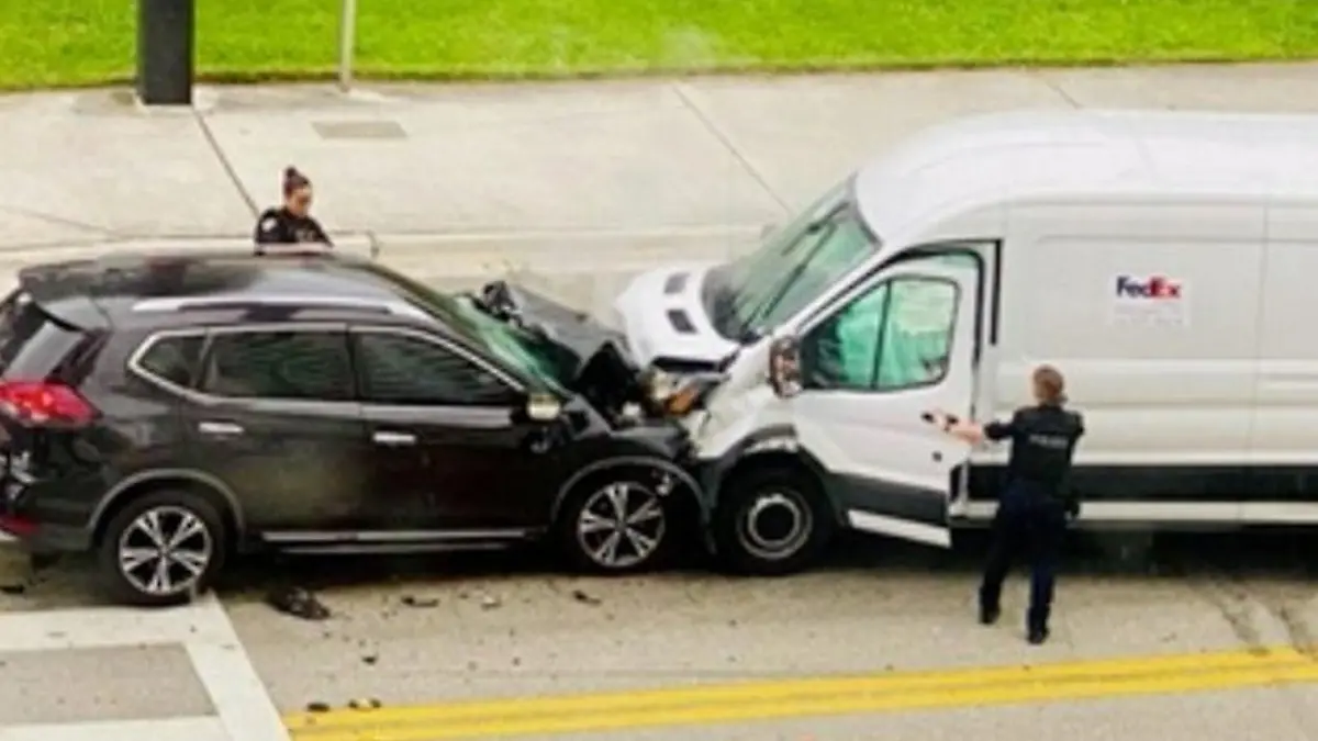 epi 205666280 ABC  Driver escapes havin.jpg