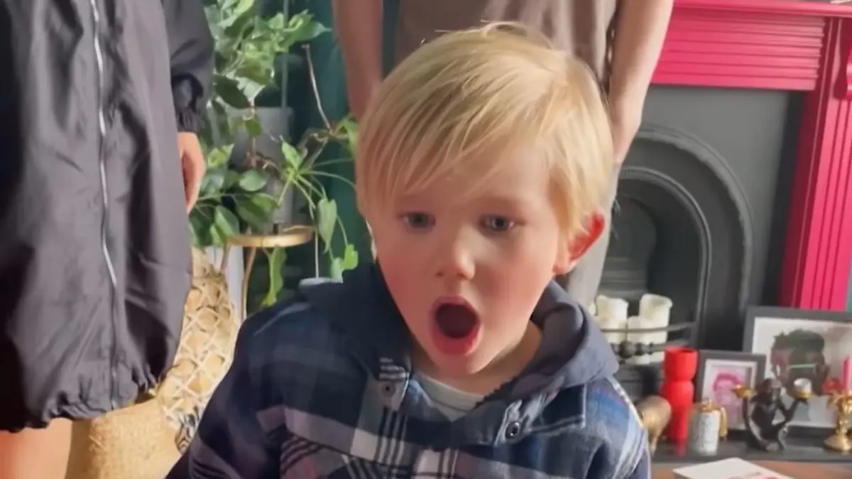 Schöne Überraschung für den kleinen Henry (5)