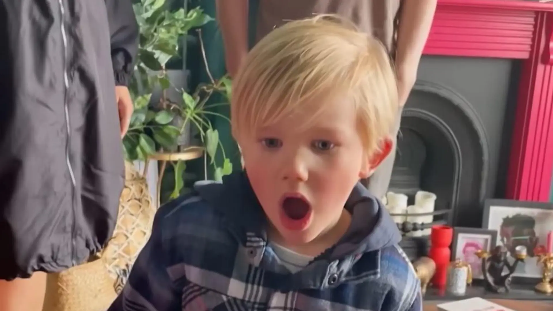 Schöne Überraschung für den kleinen Henry (5)