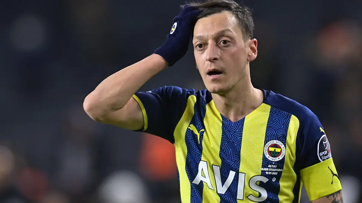 Mesut Ozil of Fenerbahce during the Turkish Super league football match between Fenerbahce and Altay at Ulker Stadium in Istanbul , Turkey on January 19 , 2022. (, Credit:Seskimphoto / Avalon