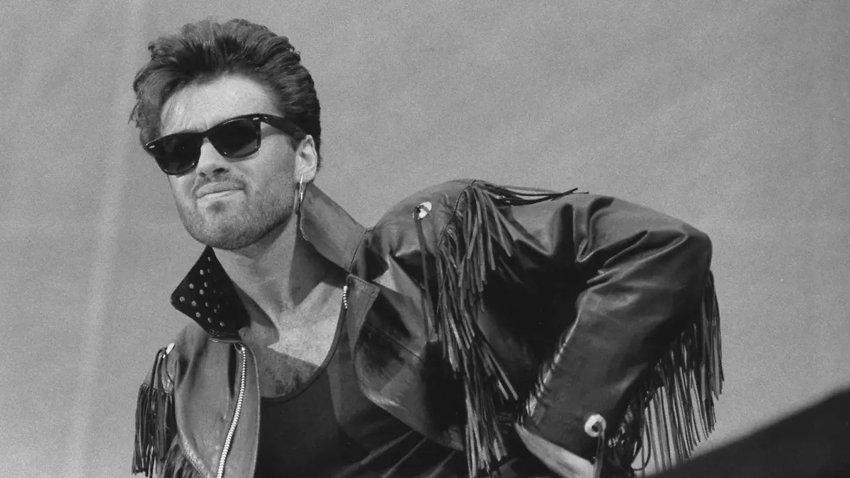 GEORGE MICHAEL PERFORMS AT WHAM-THE FINAL. JUNE 1986. /