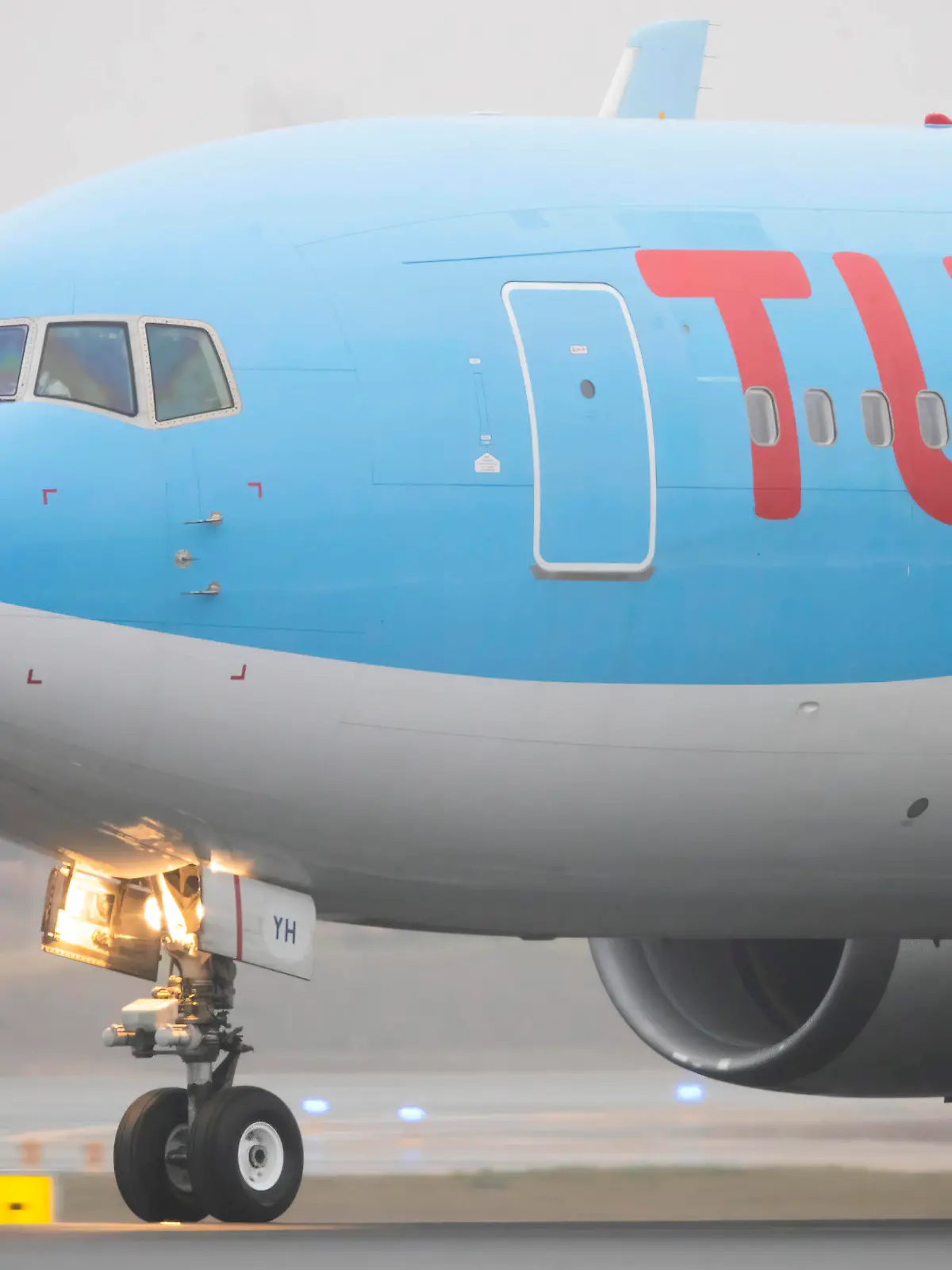  Vilnius,Lithuania 2020-11-12 TUI Airways Boeing 767-300ER airplane G-OBYH Vilnius Lithuania PUBLICATIONxNOTxINxESTxLATxLTU Copyright: xKarolisxKavolelisx aviation airport Lithuania