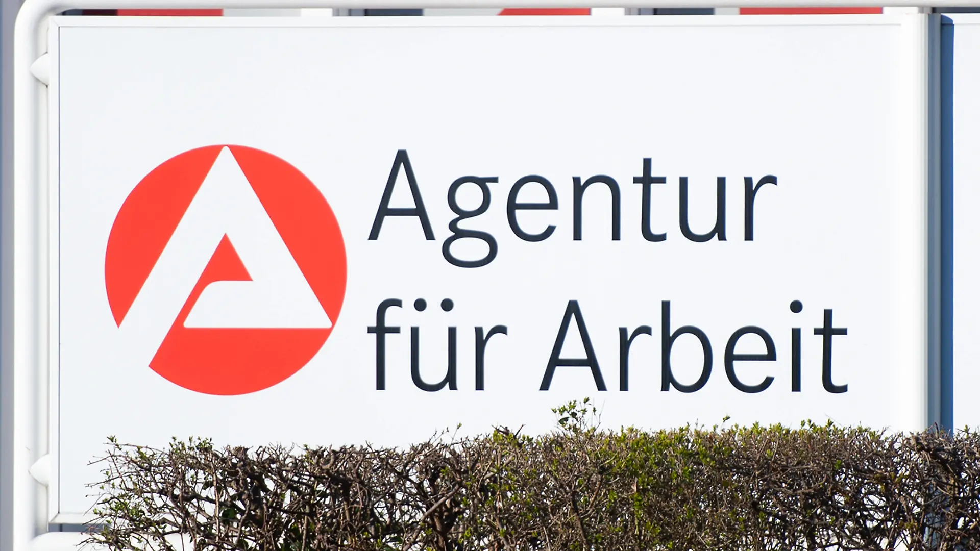 Herford, Deutschland 24.03.2020: Feature Recht und Ordnung Agentur für Arbeit, Jobcenter, Arbeitsamt , Herford Deutschland *** Herford, Germany 24 03 2020 Feature Law and order Agency for employment, job centre, employment office, Herford Germany 