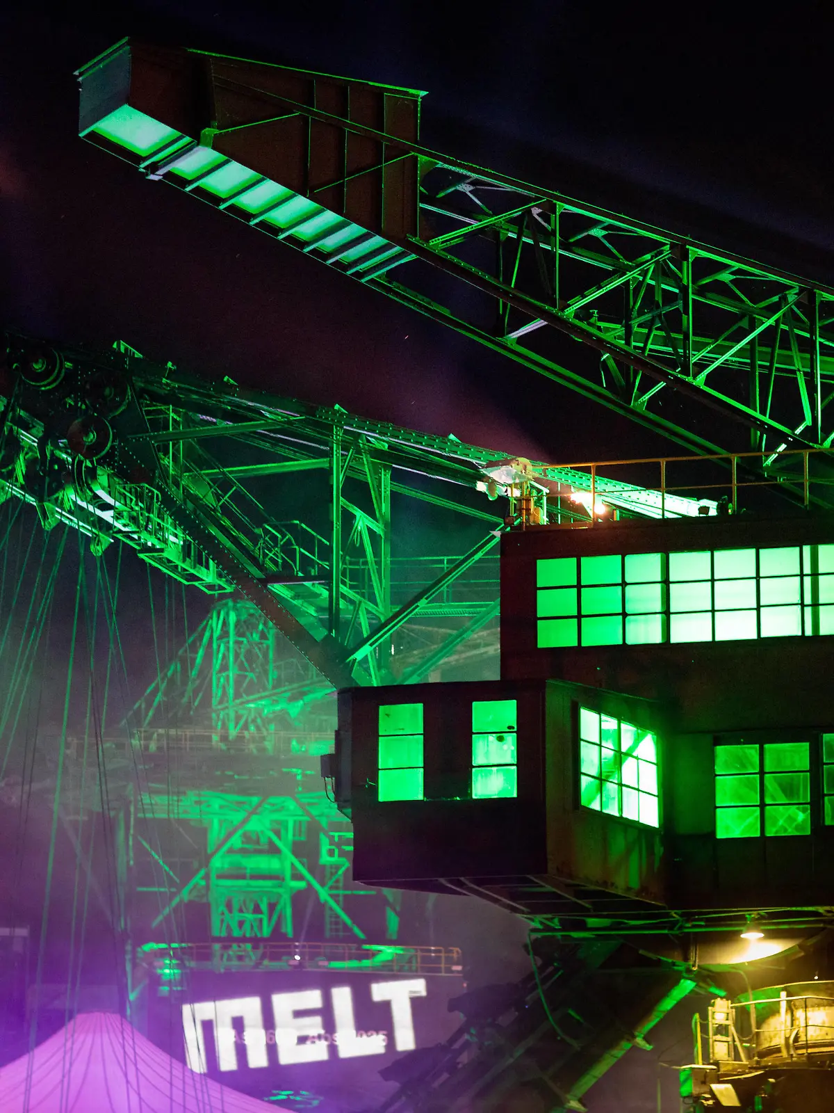  Melt Festival 2022 Festivalgelande Symbolbild,Symbolfoto waehrend des Melt Festivals - Tag 1 - auf der Halbinsel Ferropolis Stadt aus Eisen am 9. June 2022 bei Graefenhainichen , Sachsen Anhalt, Germany *** Melt Festival 2022 festival land symbol picture,symbol photo during the Melt Festival day 1 on the peninsula Ferropolis city of iron on 9 June 2022 near Graefenhainichen , Saxony Anhalt, Germany