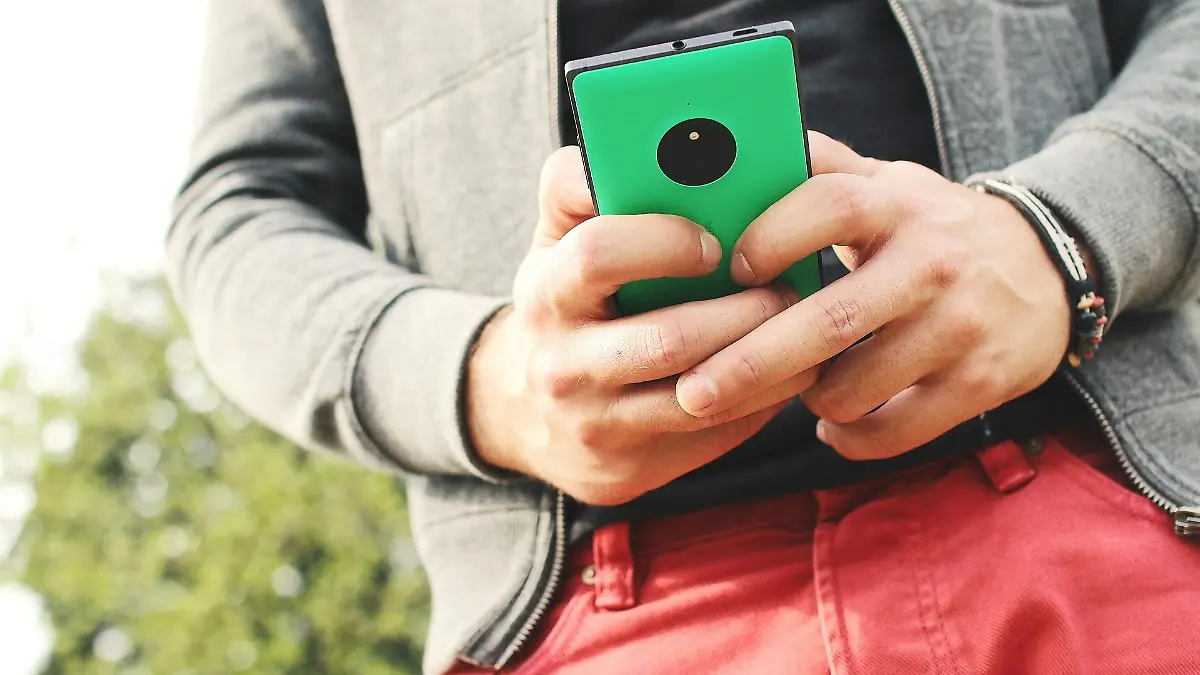Der 24-Jährige hat sein vermeintliches Date über ein Online-Datingportal kennengelernt, (Symbolbild)