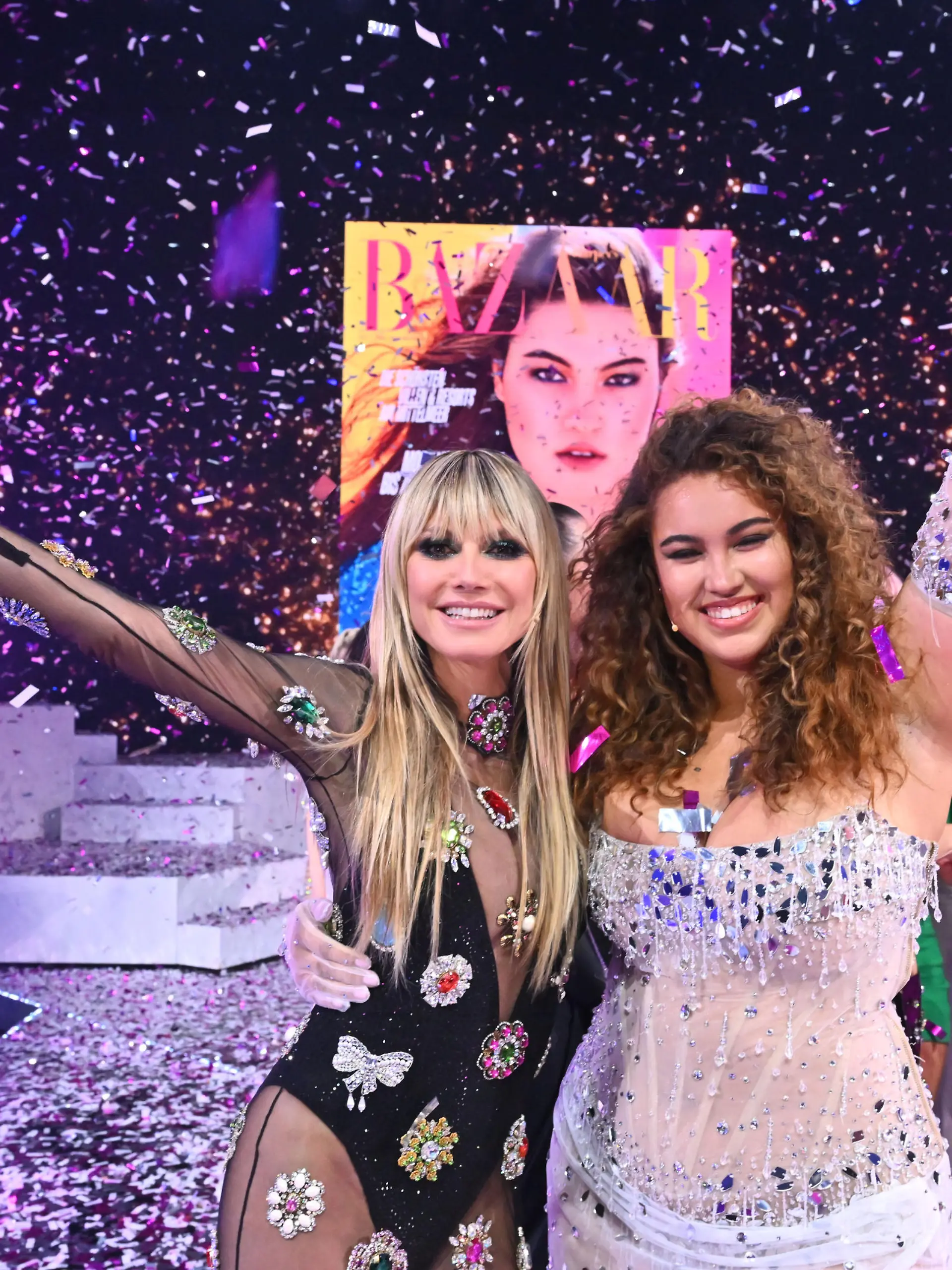 Titel: Germanys Next Topmodel - by Heidi Klum;
Staffel: 18;
Folge: Finale;
Person: Heidi Klum; Vivien;


Rechtehinweis: Germanys Next Topmodel - by Heidi Klum
(c) ProSieben/Claudius Pflug
ACHTUNG: Nur zur redaktionellen Verwendung im Zusammenhang mit der Berichterstattung über Format Germanys Next Topmodel - by Heidi Klum und mit vollständiger Urhebernennung Foto: ProSieben/Richard Hübner. 

Nutzung der Bilder ist bis zum 31.Dezember.2023 Germanys Next Topmodel - by Heidi Klum 2022 gestattet 

Das Foto darf nicht verändert und nur im vollen Ausschnitt verwendet werden.  Keine Archivierung. Verbindung/Einfügen/Anfügen von Werbung nicht gestattet.

***Legal Notice: Germany's Next Topmodel - by Heidi Klum
(c) ProSieben/Claudius Pflug
ATTENTION: Only for editorial use in connection with reporting on the format "Germany's Next Topmodel - by Heidi Klum" and with full attribution Photo: ProSieben/Richard Hübner.

Use of the images is permitted until December 31, 2023 "Germany's Next Topmodel - by Heidi Klum" 2022

The photo may not be altered and may only be used in full. No archiving. Connection/insertion/attachment of advertising not allowed.***

 / 150623