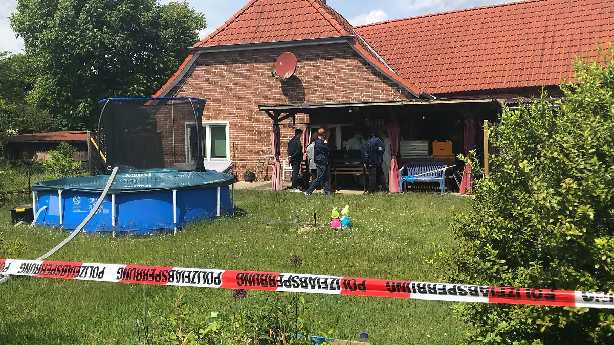 Mutmaßlicher Mord in Neustadt am Rübenberge. In diesem Einfamilienhaus wurde das Ehepaar getötet.