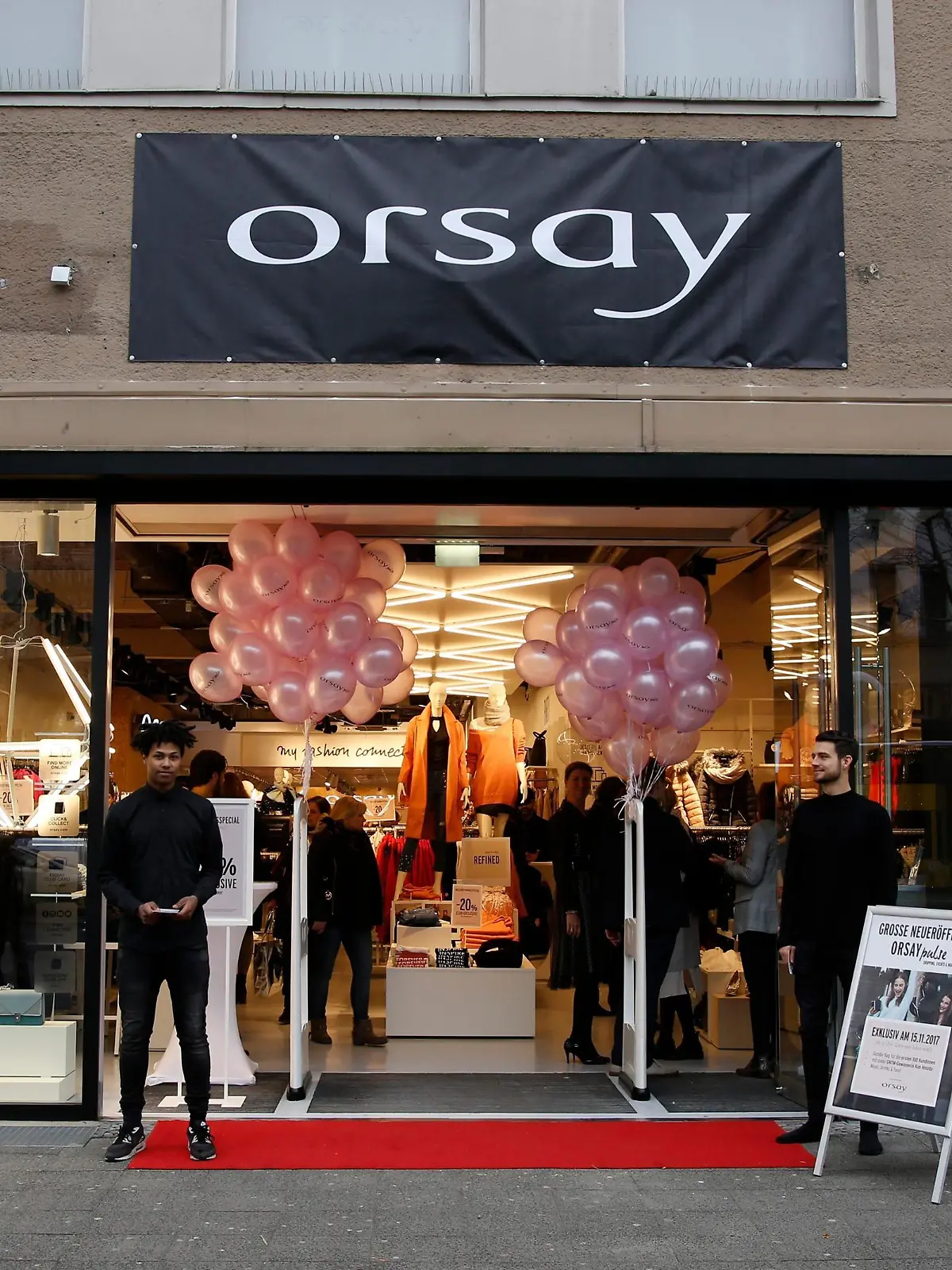 AtmosphÃ_re bei der NeuerÃ¶ffnung des ORSAY pulse Stores am KurfÃ_rstendamm 229 in Berlin.