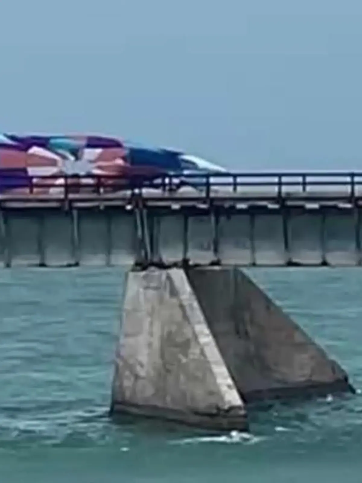 Bei einem Unfall an der Brücke in den Florida Keys kam eine 33-Jährige ums Leben.